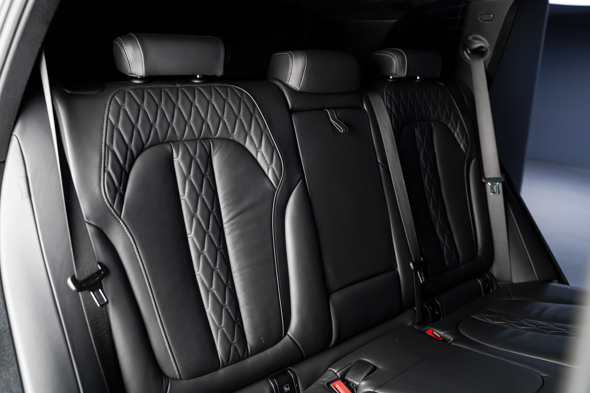 BMW X5 xDrive M50i Steptronic-image-15