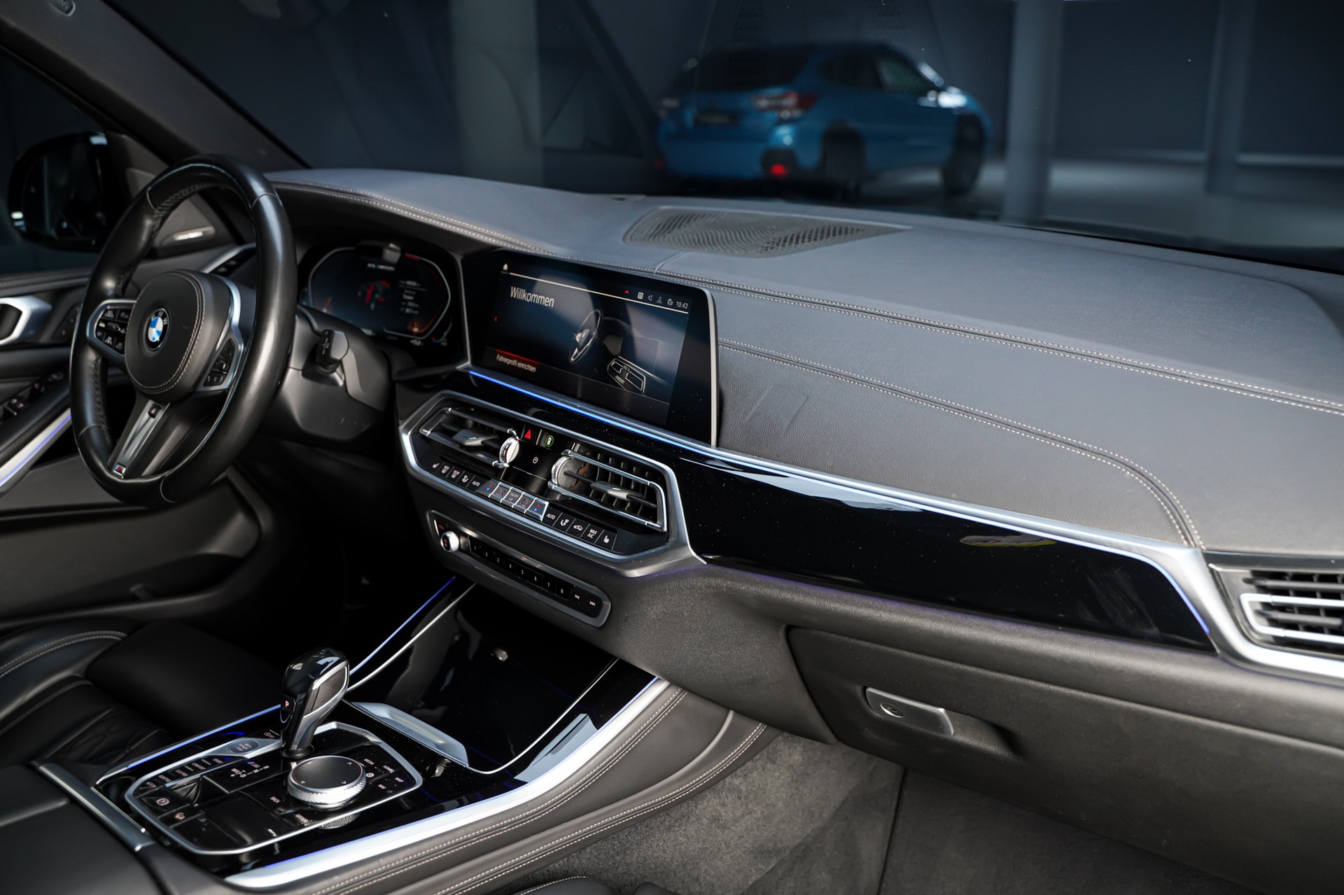 BMW X5 xDrive M50i Steptronic-image-19