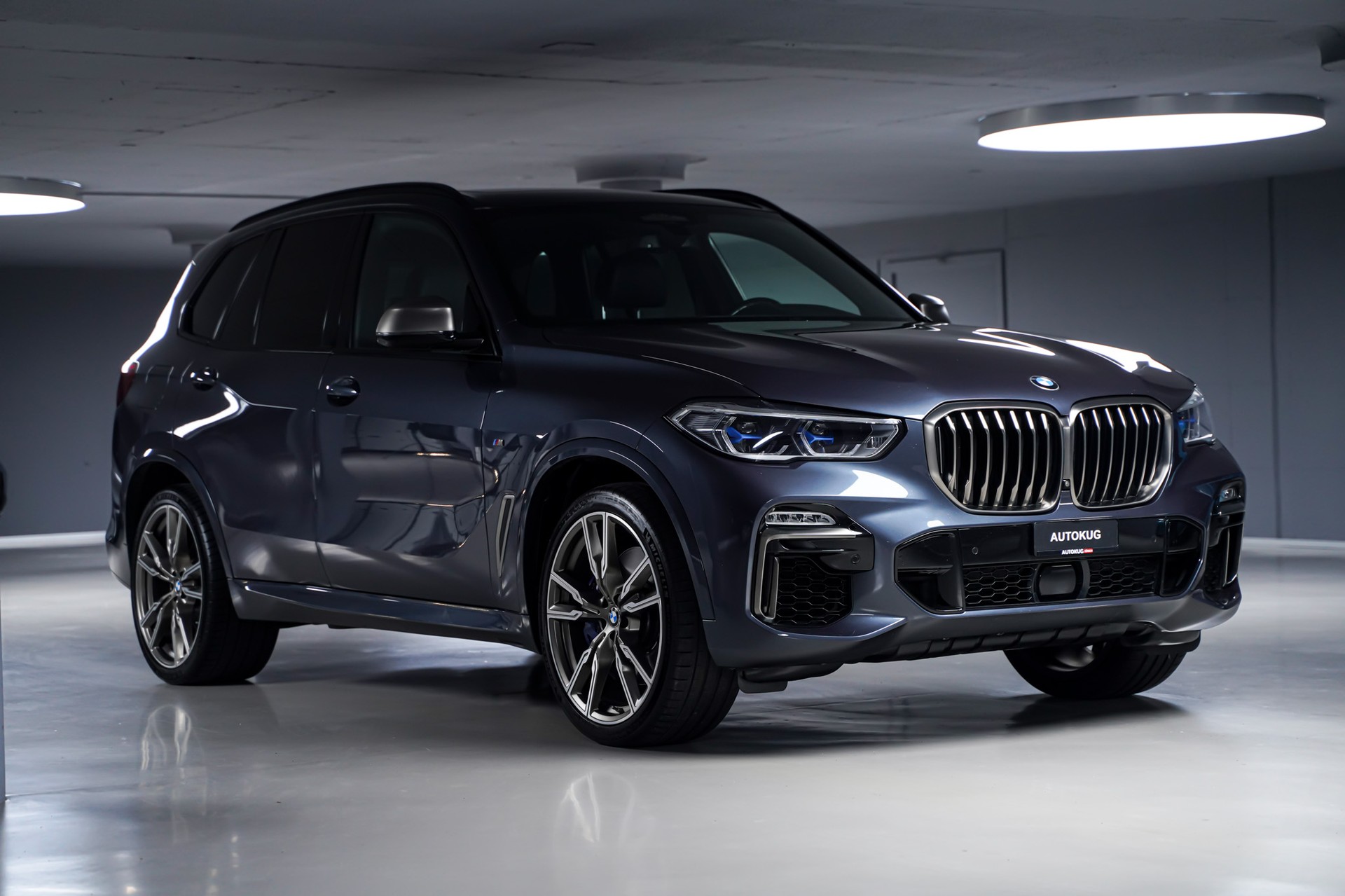 BMW X5 xDrive M50i Steptronic-image-2