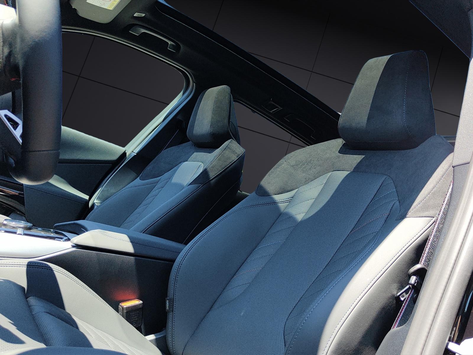 BMW X3 M50i-image-15