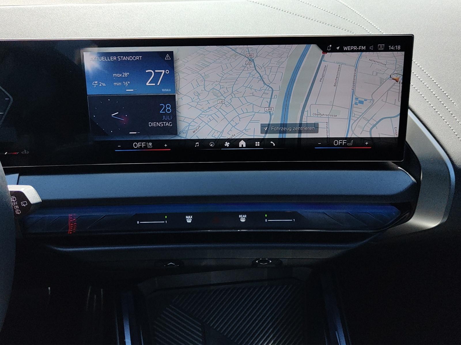 BMW X3 M50i-image-13