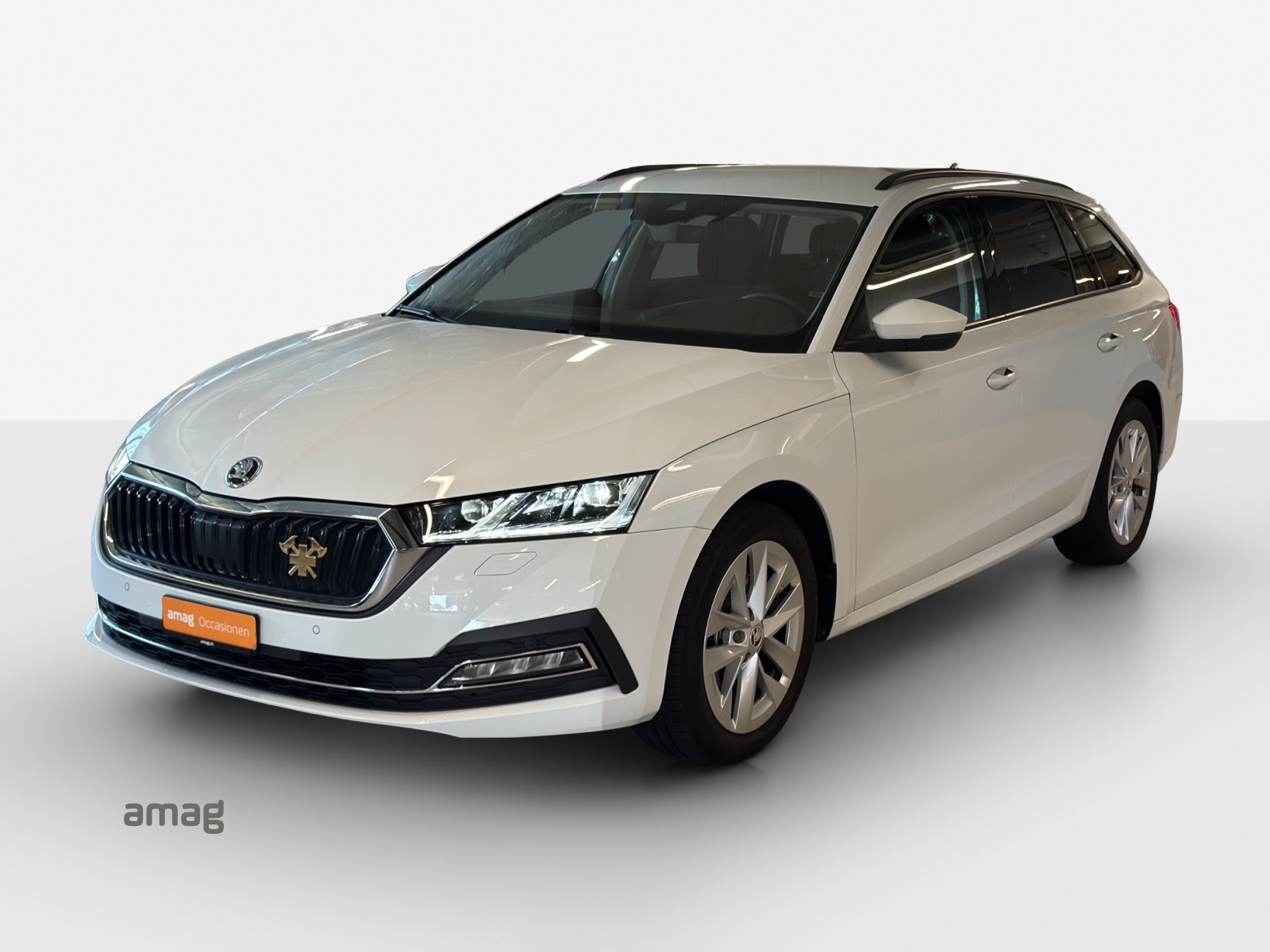 SKODA Octavia Combi 2.0 TSI Style DSG 4x4-image-0