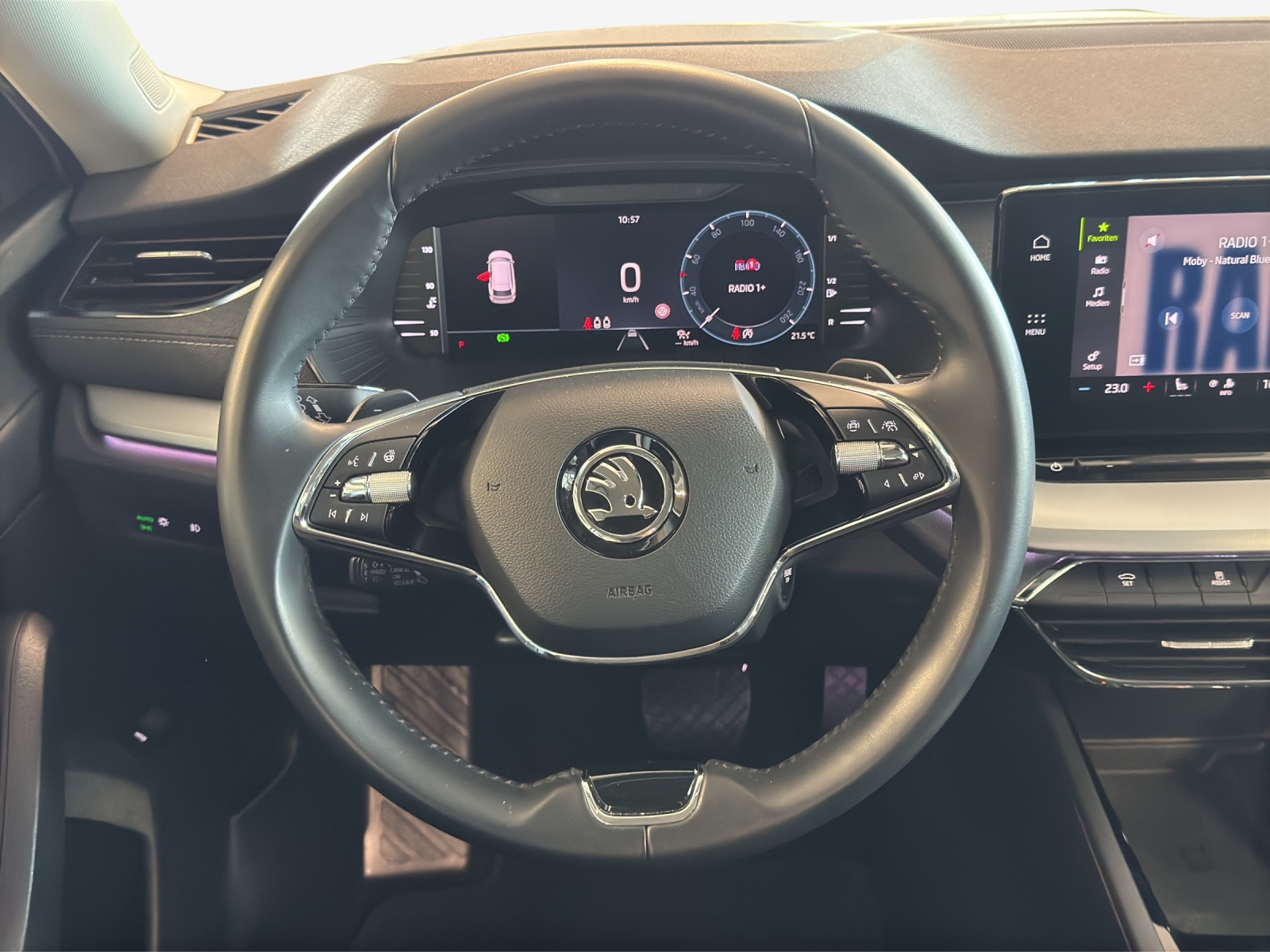 SKODA Octavia Combi 2.0 TSI Style DSG 4x4-image-9