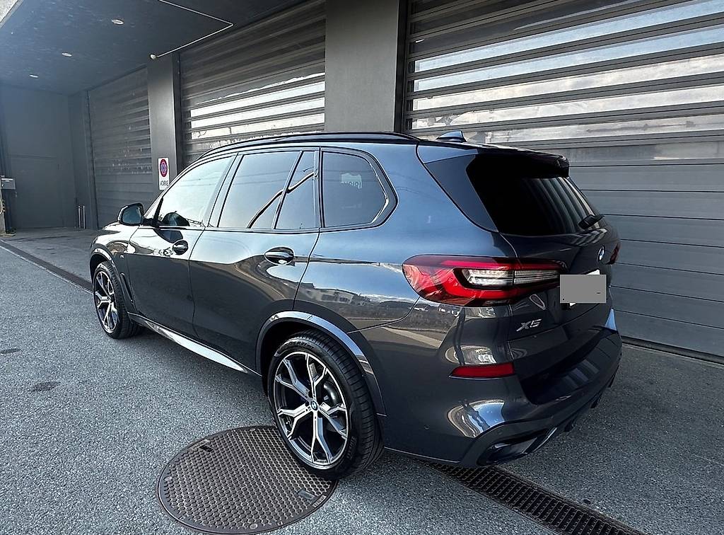 BMW X5-image-1