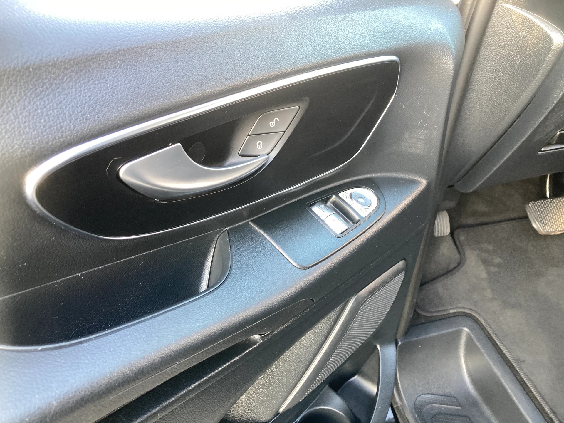 MERCEDES-BENZ Vito 116 CDI Pro Tourer 4Matic 9G-Tronic 9 Sitzer-image-7
