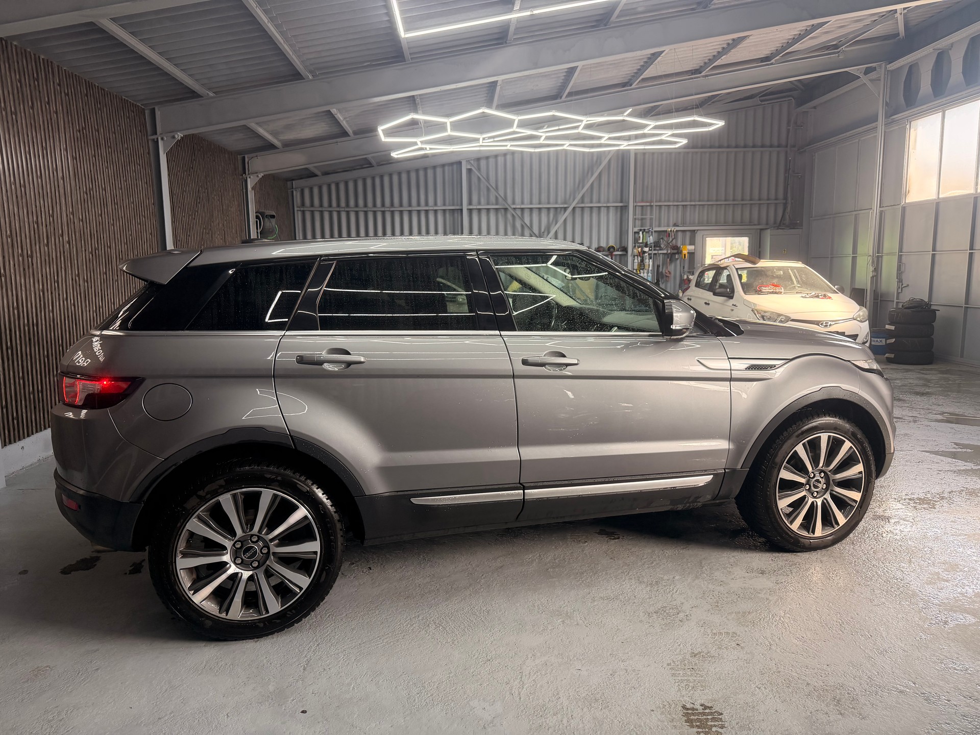 LAND ROVER Range Rover Evoque 2.2 SD4 Pure AT6-image-5