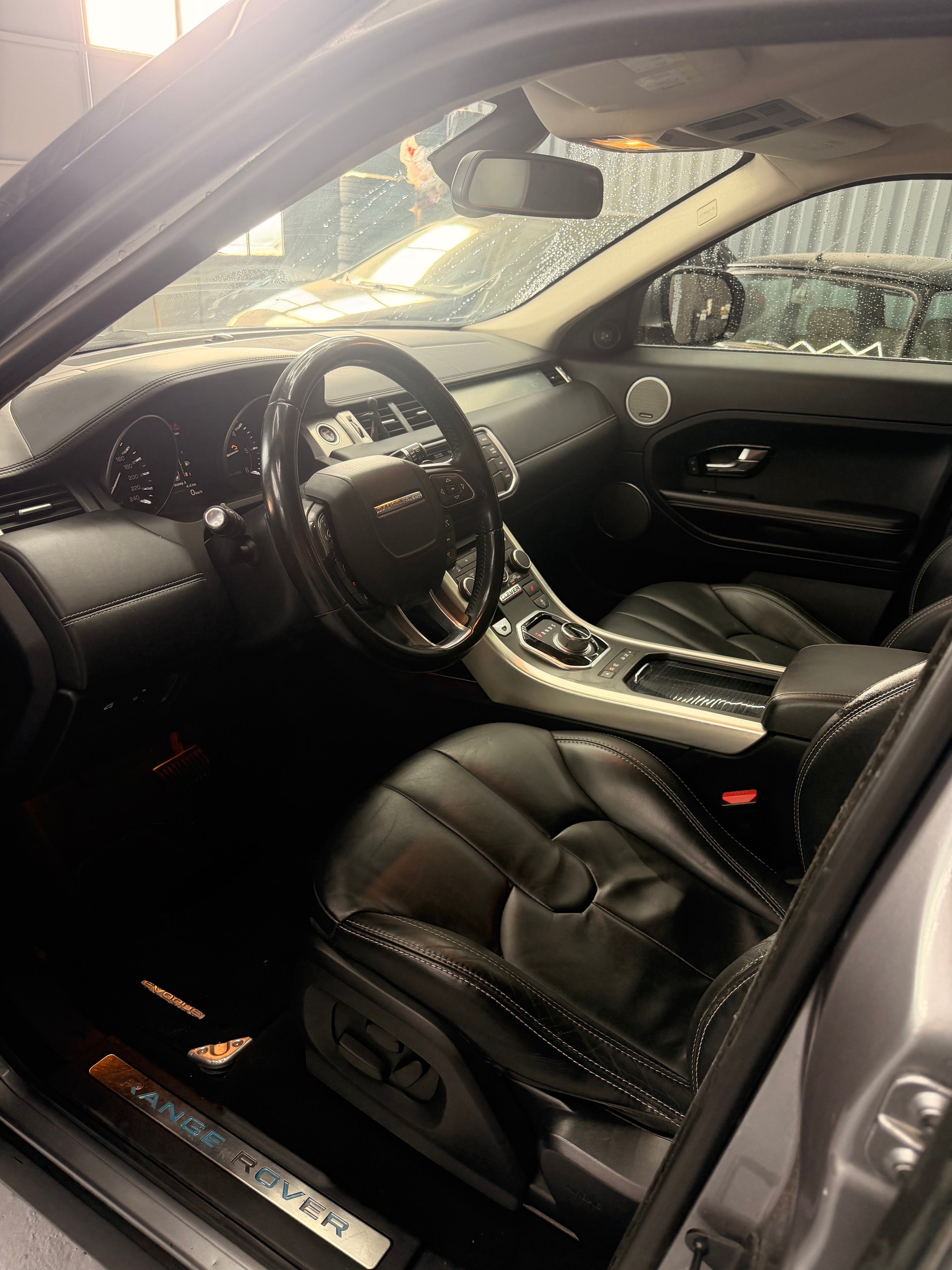 LAND ROVER Range Rover Evoque 2.2 SD4 Pure AT6-image-8