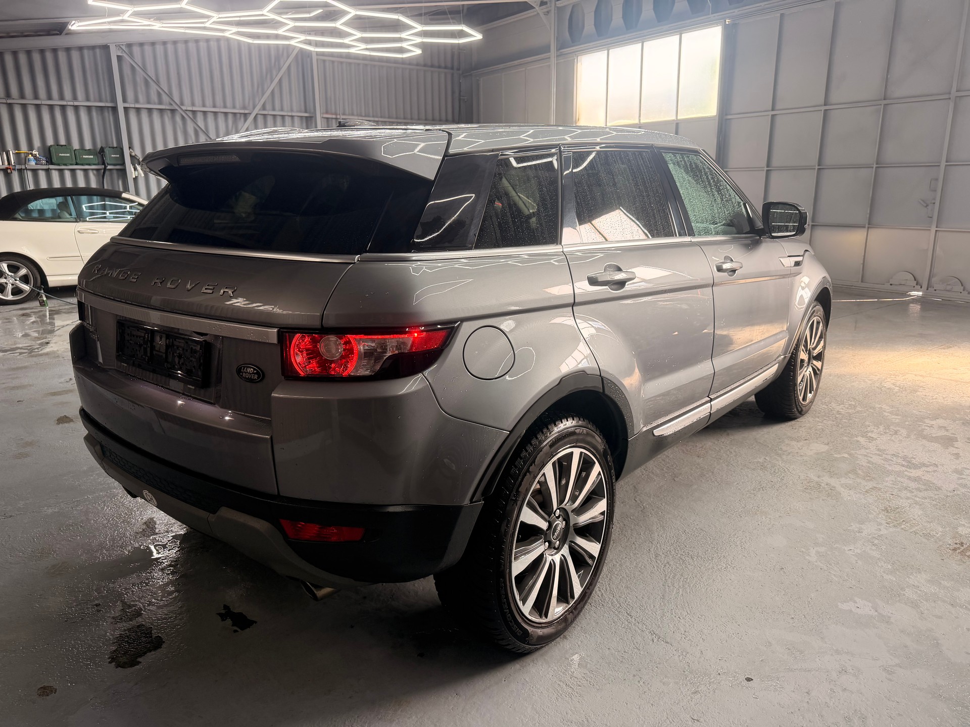 LAND ROVER Range Rover Evoque 2.2 SD4 Pure AT6-image-4