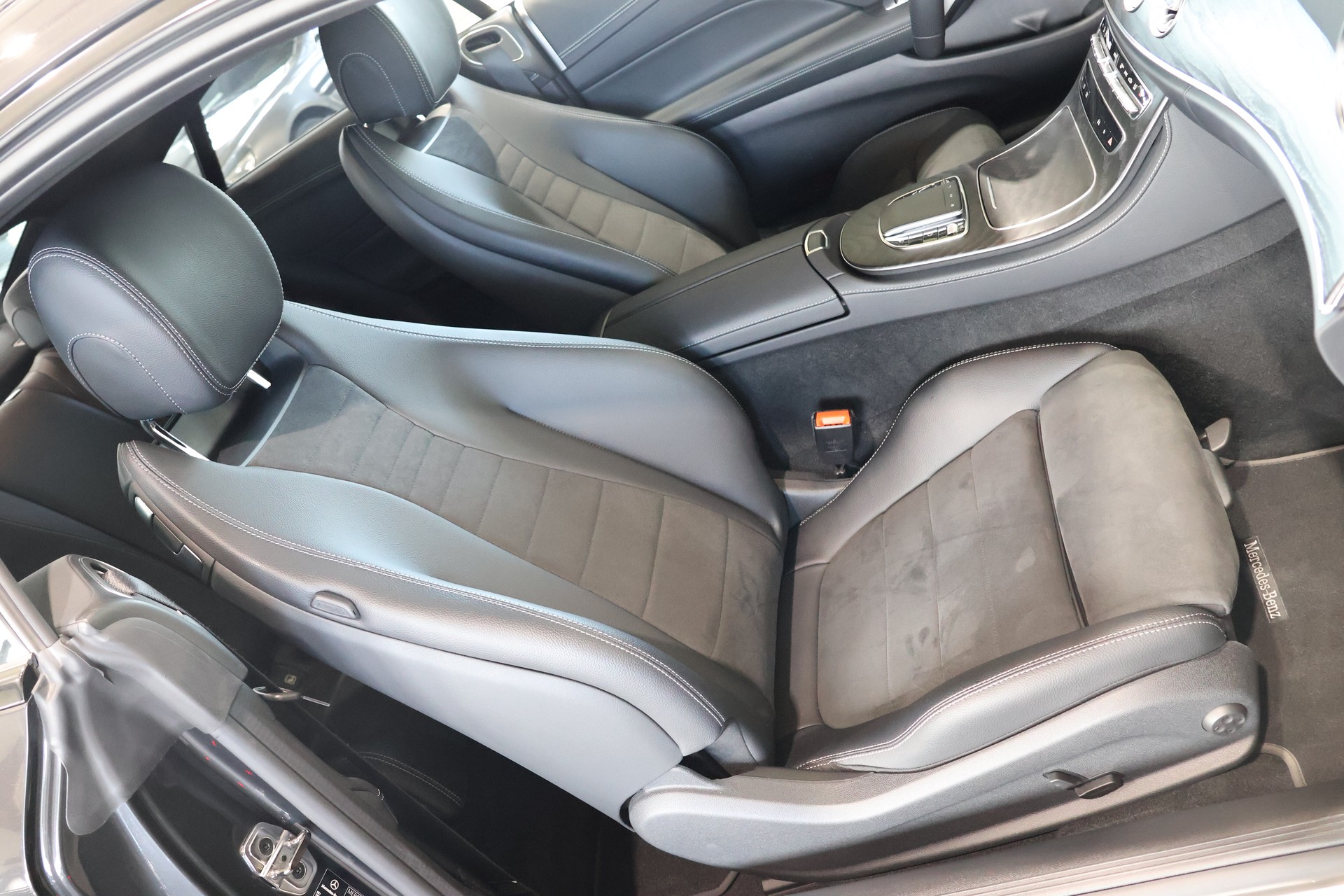 MERCEDES-BENZ E 450 Coupé 4Matic AMG Line 9G-Tronic-image-13