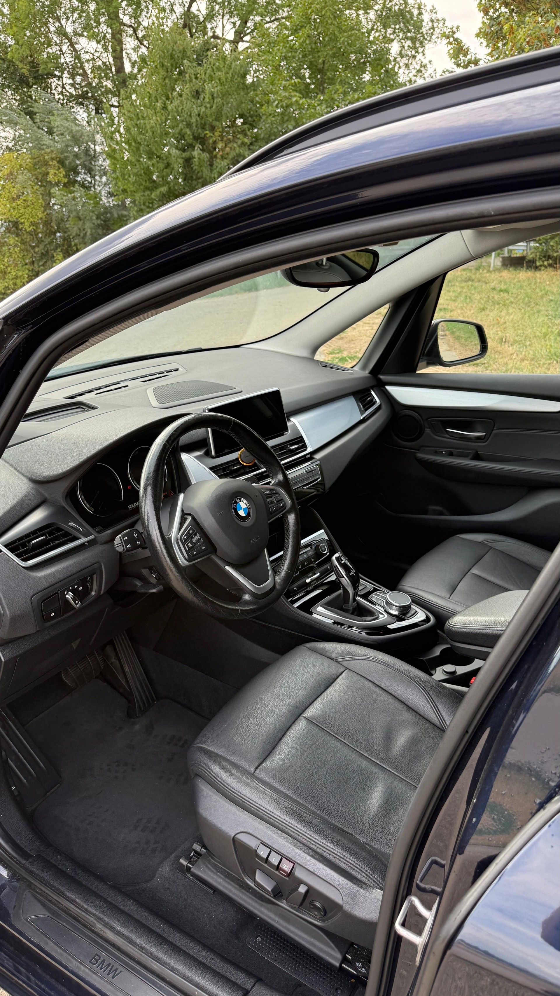 BMW 220i Gran Tourer DKG-image-6