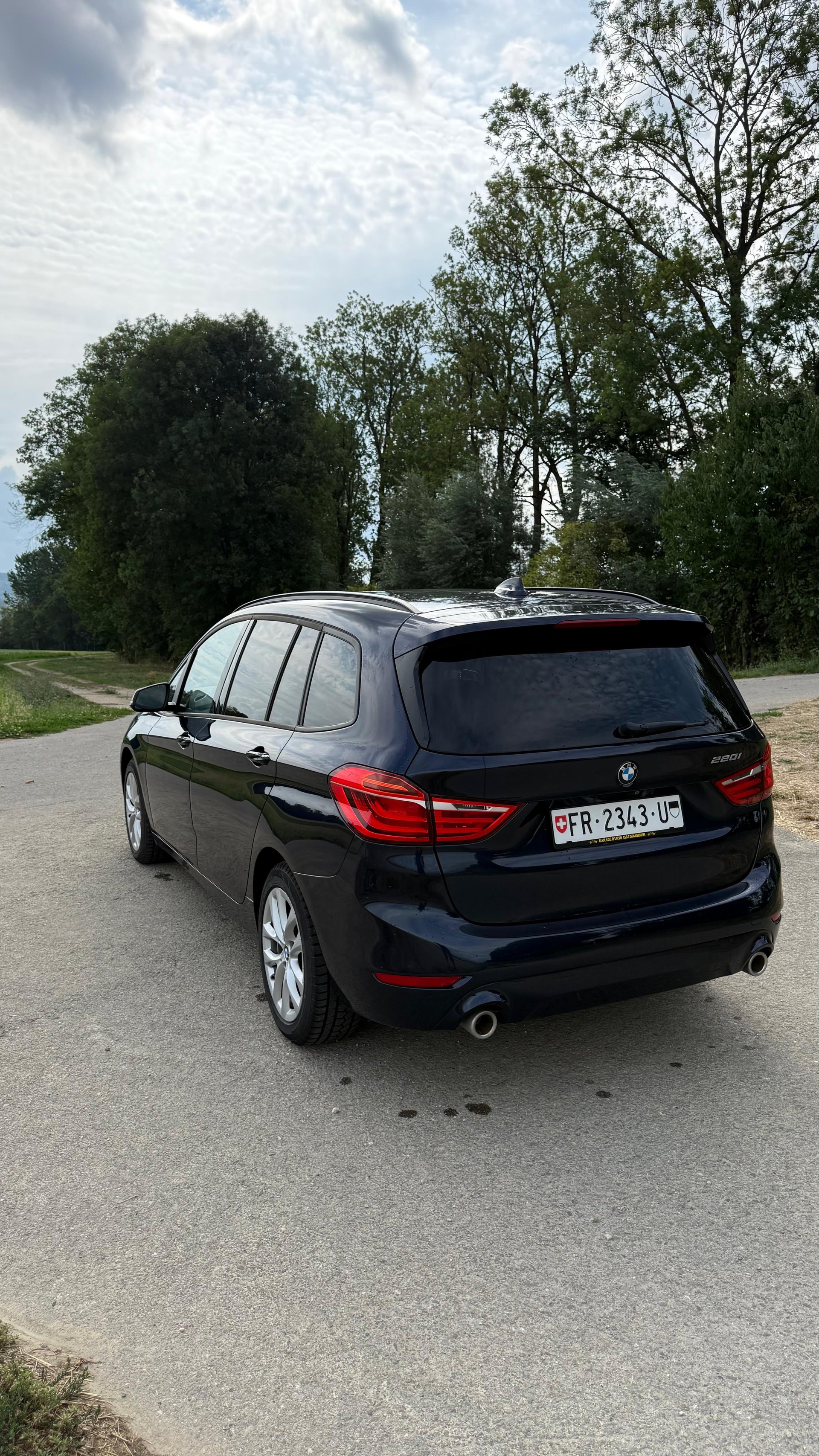 BMW 220i Gran Tourer DKG-image-4