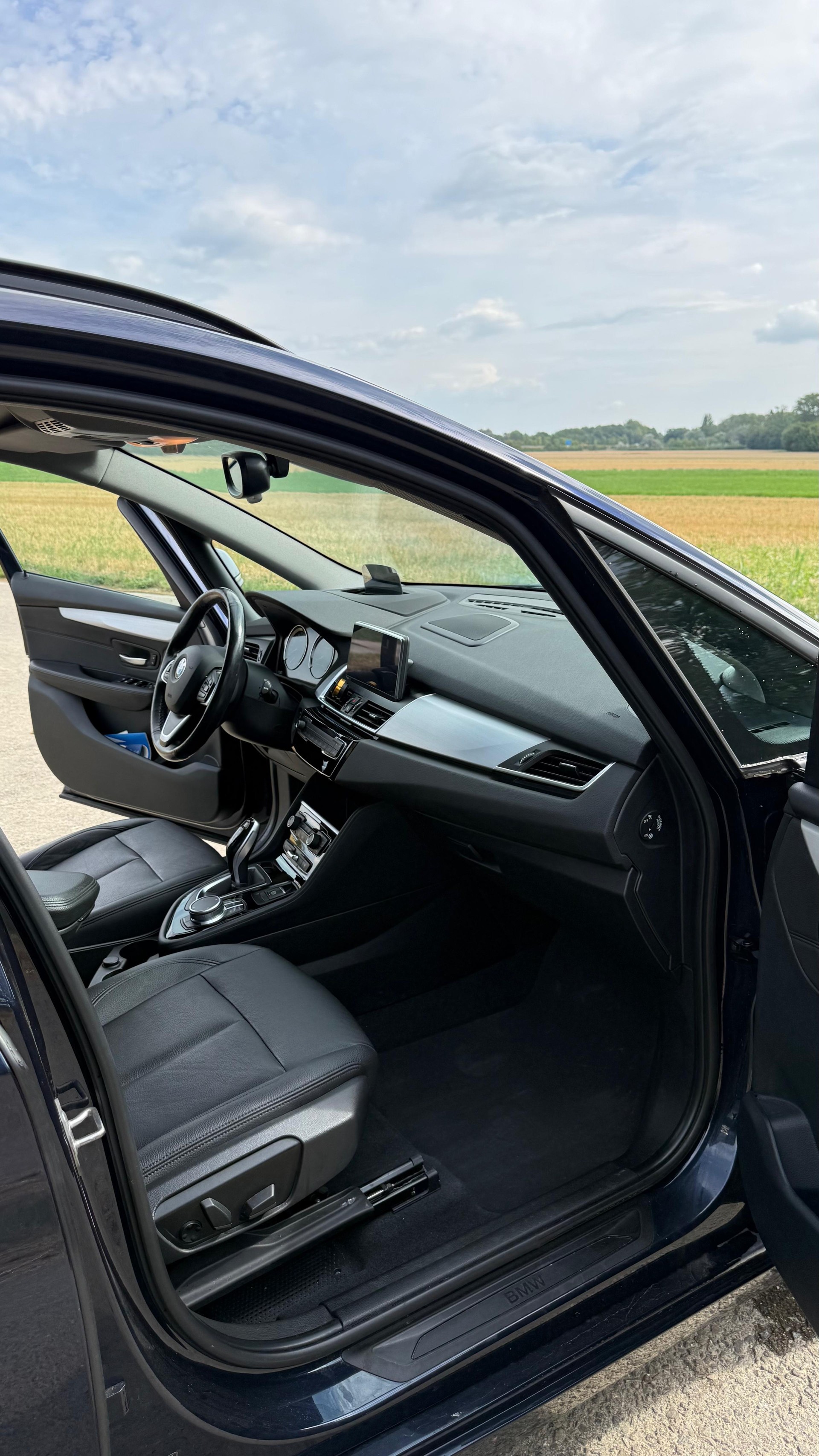 BMW 220i Gran Tourer DKG-image-10