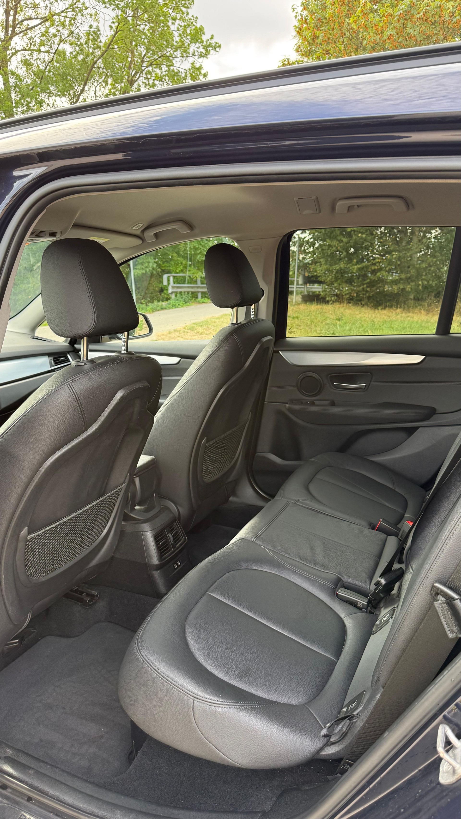 BMW 220i Gran Tourer DKG-image-5