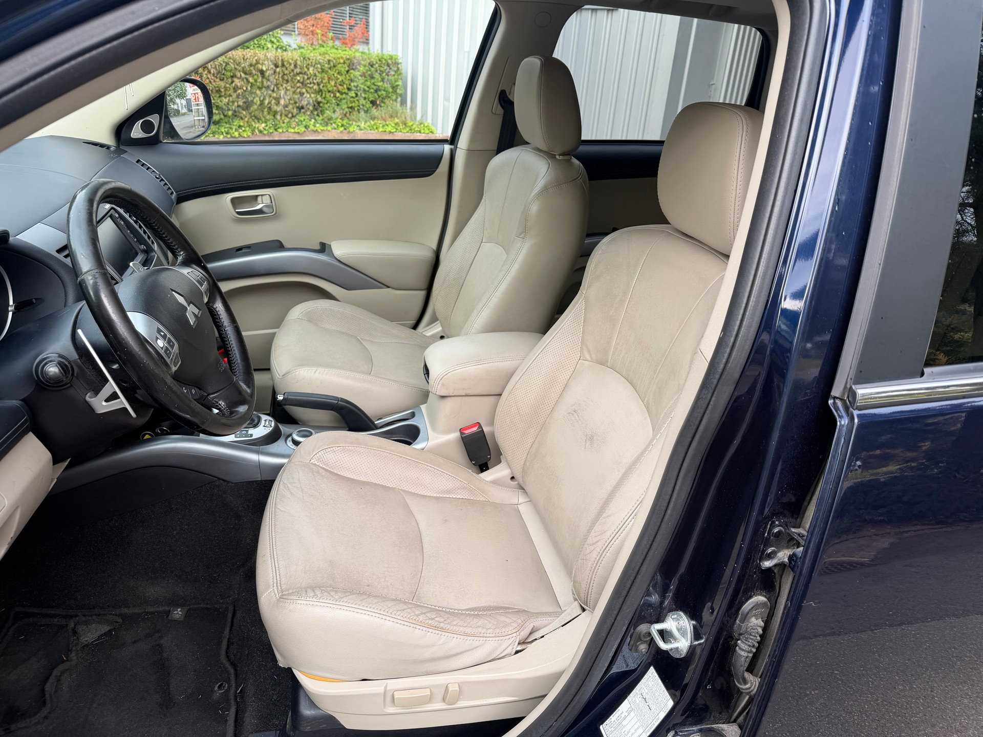 MITSUBISHI Outlander 2.2 DID Navigator 4WD TC-SST-image-5