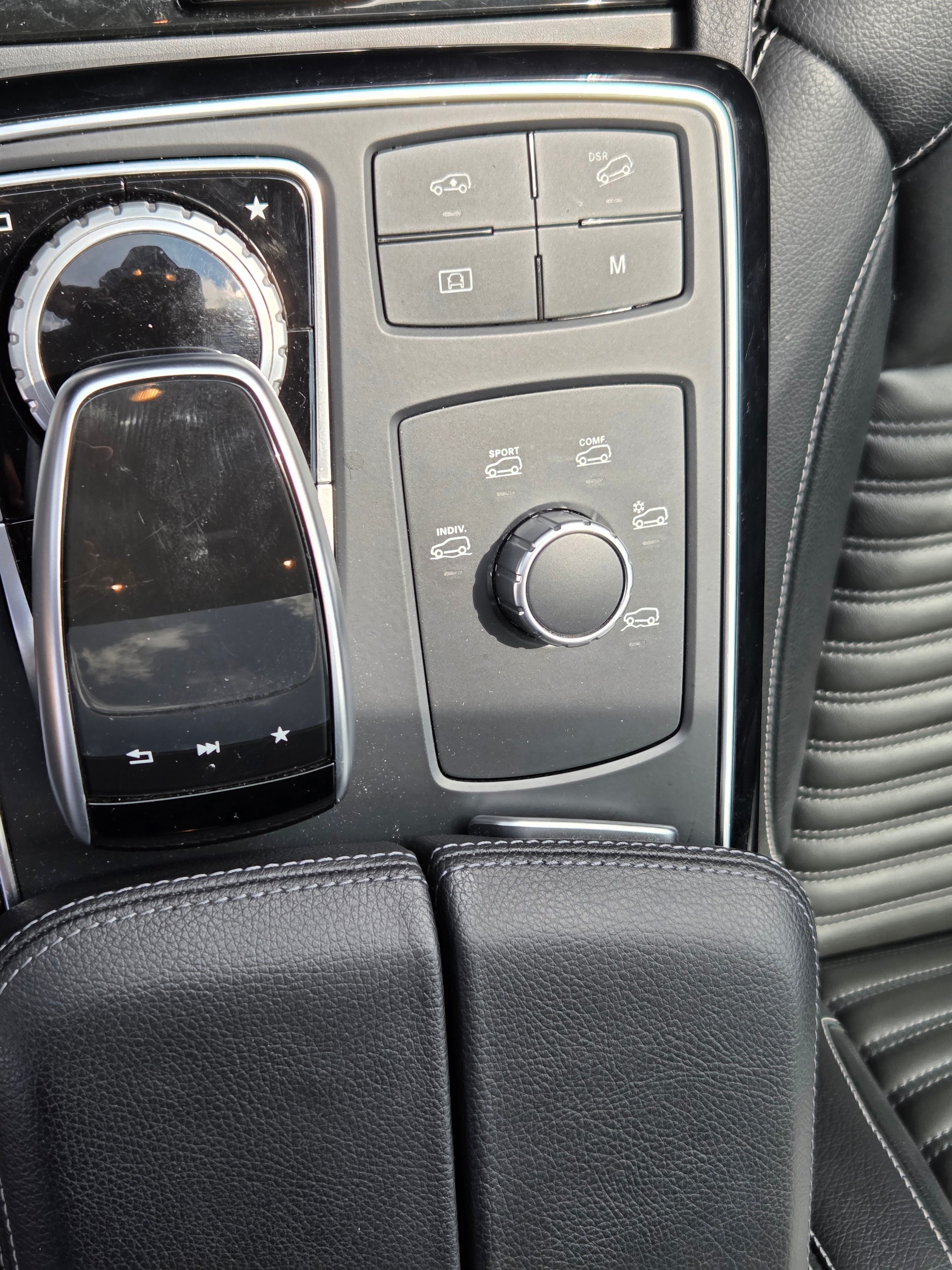 MERCEDES-BENZ GLE 500 Executive 4Matic 9G-Tronic-image-12