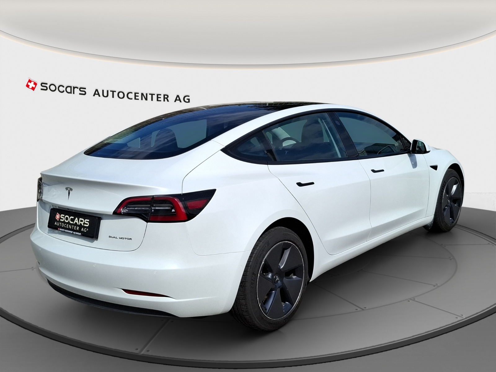 TESLA Model 3 Long Range Dual Motor AWD-image-3