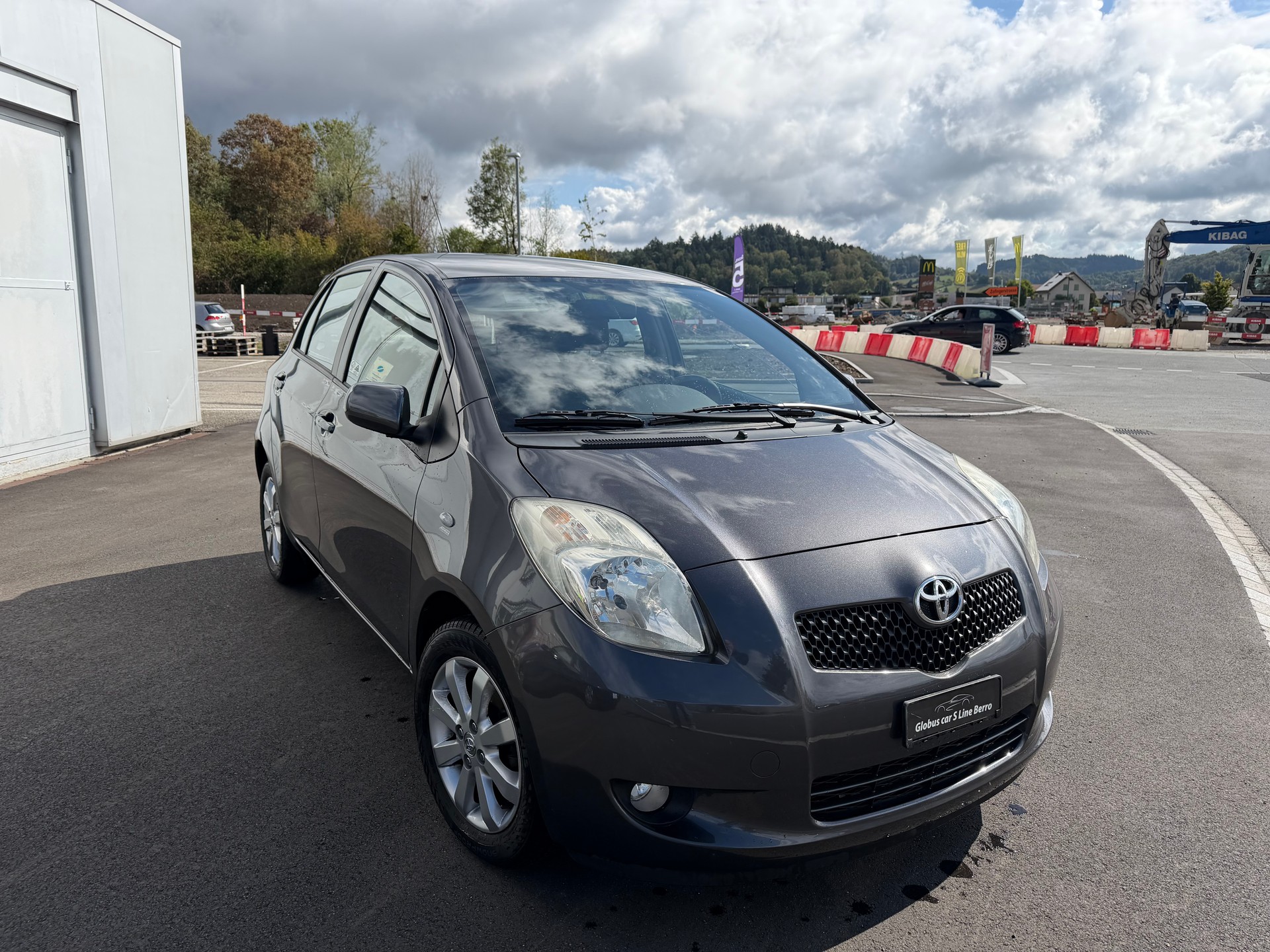 TOYOTA Yaris 1.3 Linea Sol-image-1