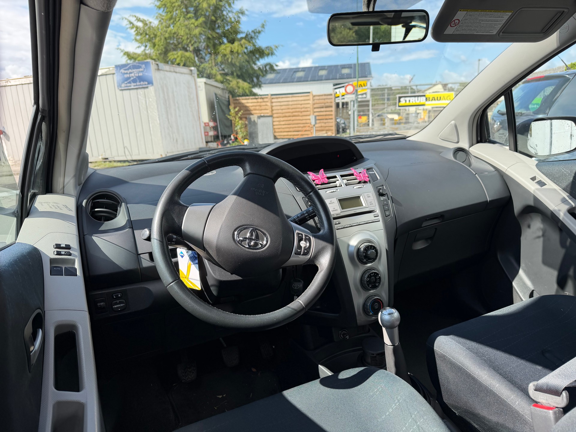 TOYOTA Yaris 1.3 Linea Sol-image-9