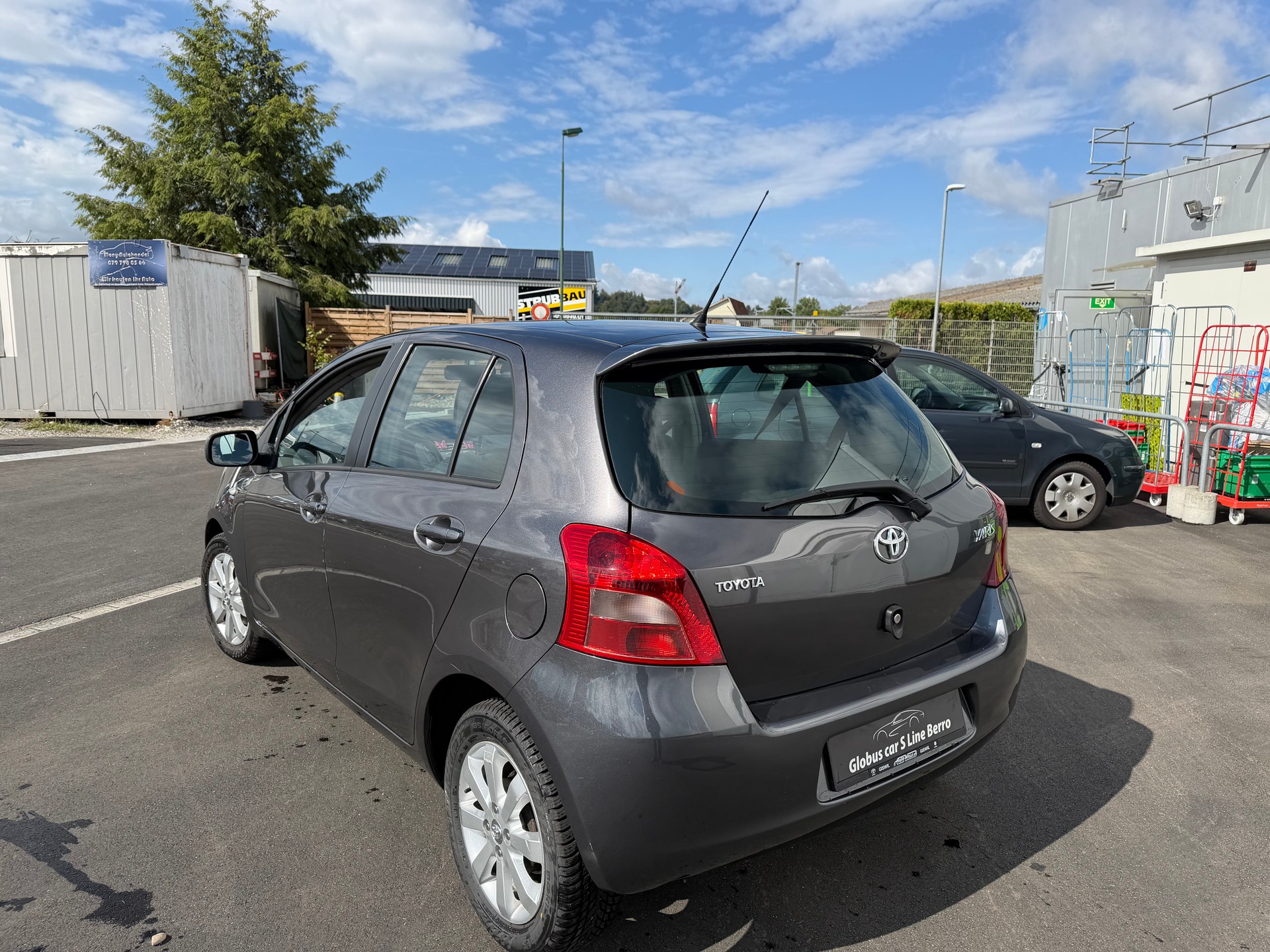 TOYOTA Yaris 1.3 Linea Sol-image-5