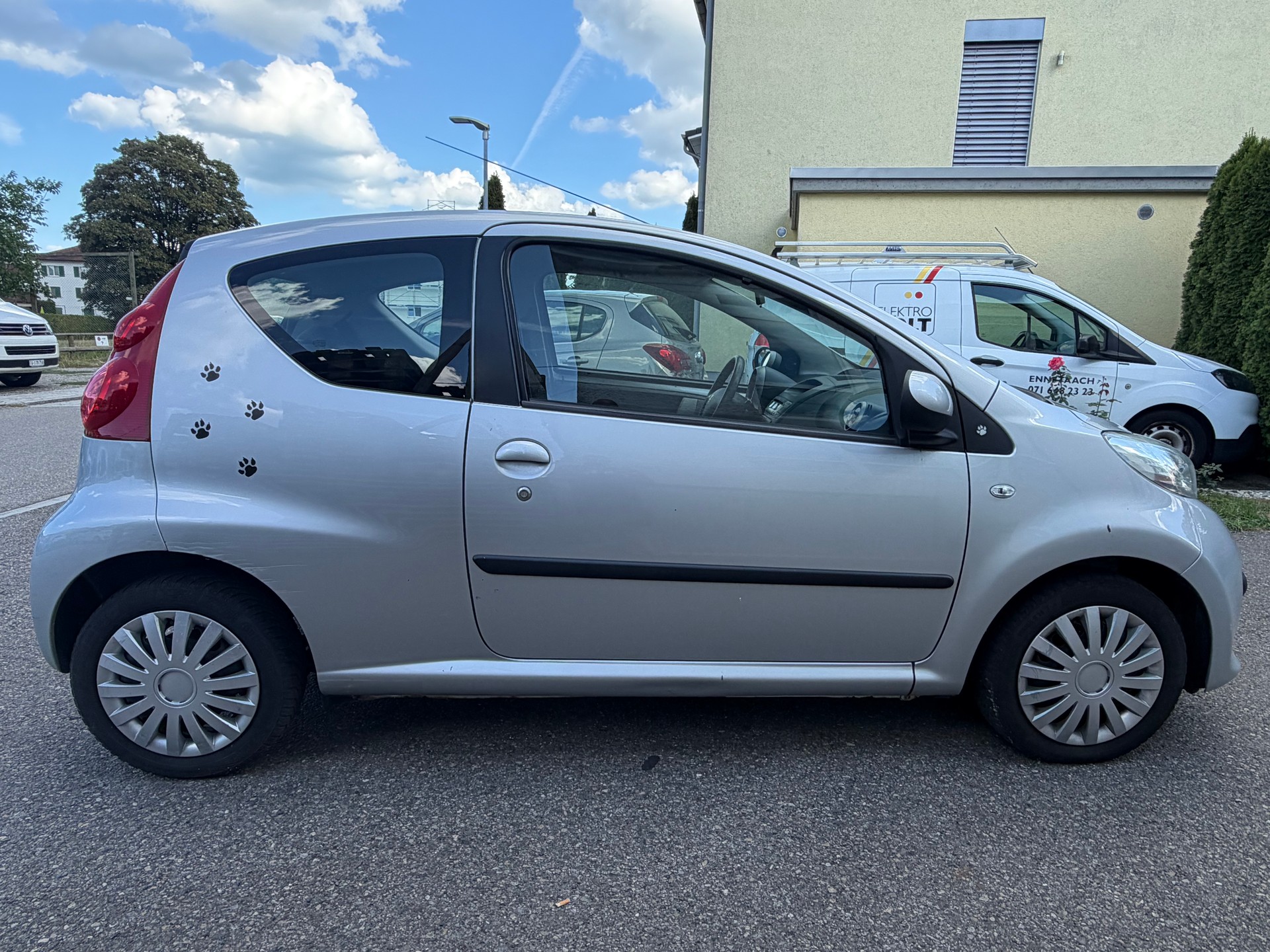 PEUGEOT 107 1.0 Trendy-image-1