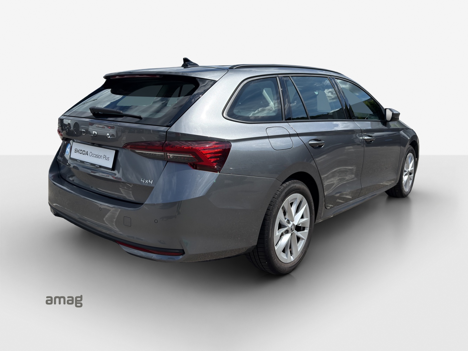 SKODA Octavia Combi 2.0 TSI DSG Selection 4x4-image-5