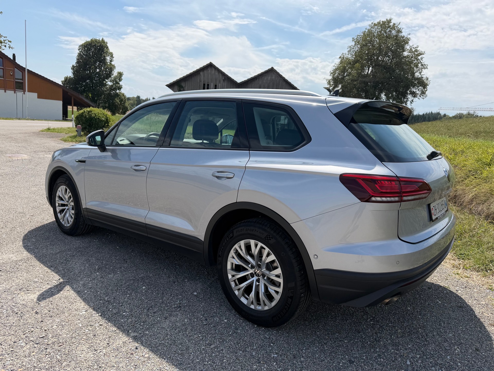 VW Touareg 3.0 TDI Basic Tiptronic-image-2