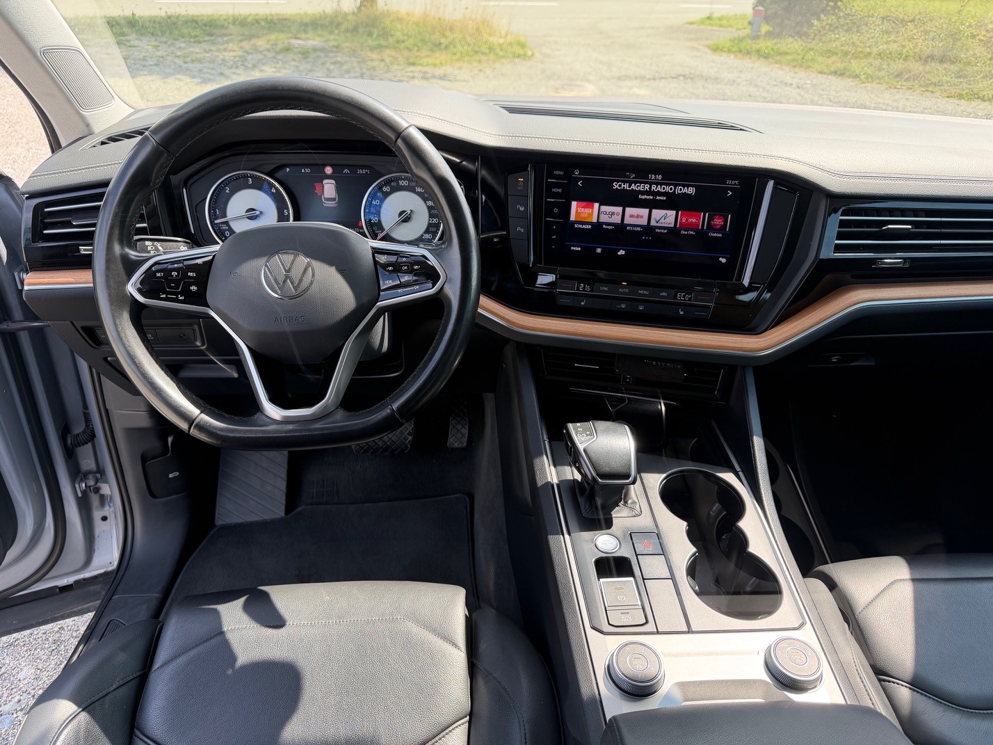 VW Touareg 3.0 TDI Basic Tiptronic-image-10