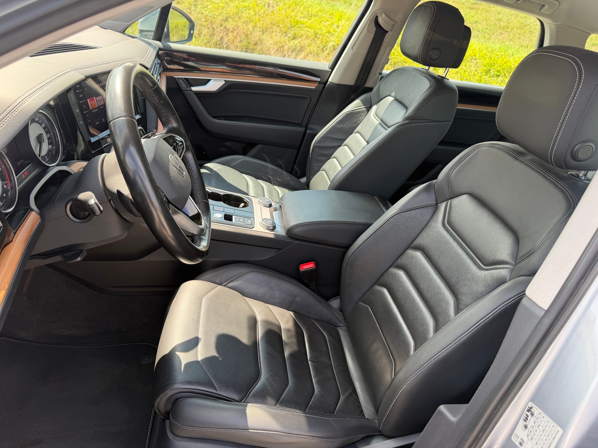 VW Touareg 3.0 TDI Basic Tiptronic-image-8