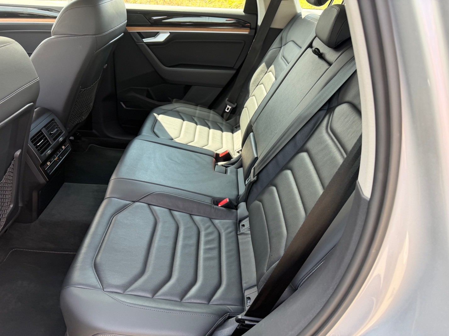 VW Touareg 3.0 TDI Basic Tiptronic-image-9
