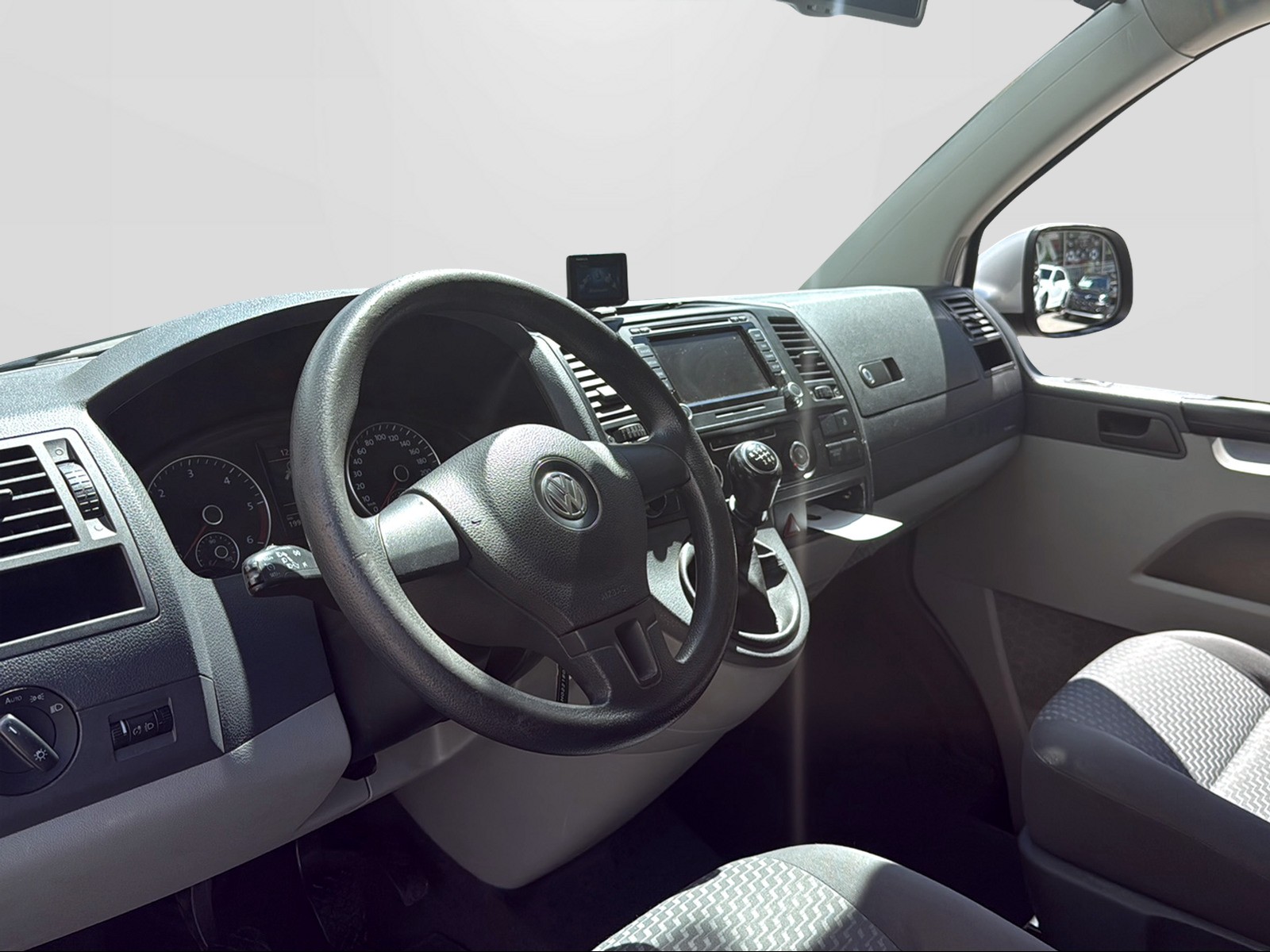 VW T5 Caravelle Trendline 2.0 TDI CR 4Motion-image-8
