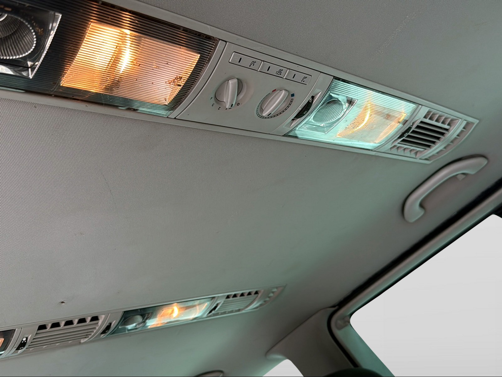 VW T5 Caravelle Trendline 2.0 TDI CR 4Motion-image-14