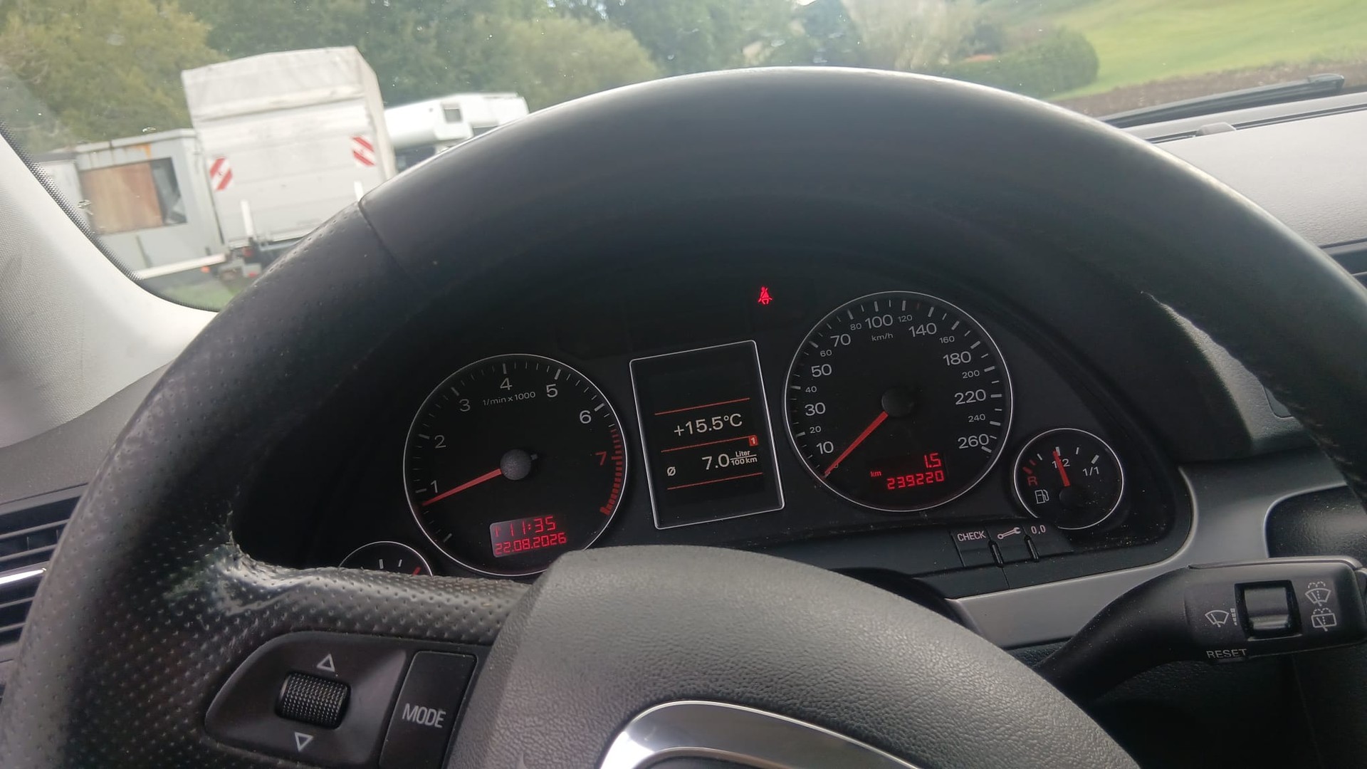 AUDI A4 Avant 1.8 Turbo-image-6