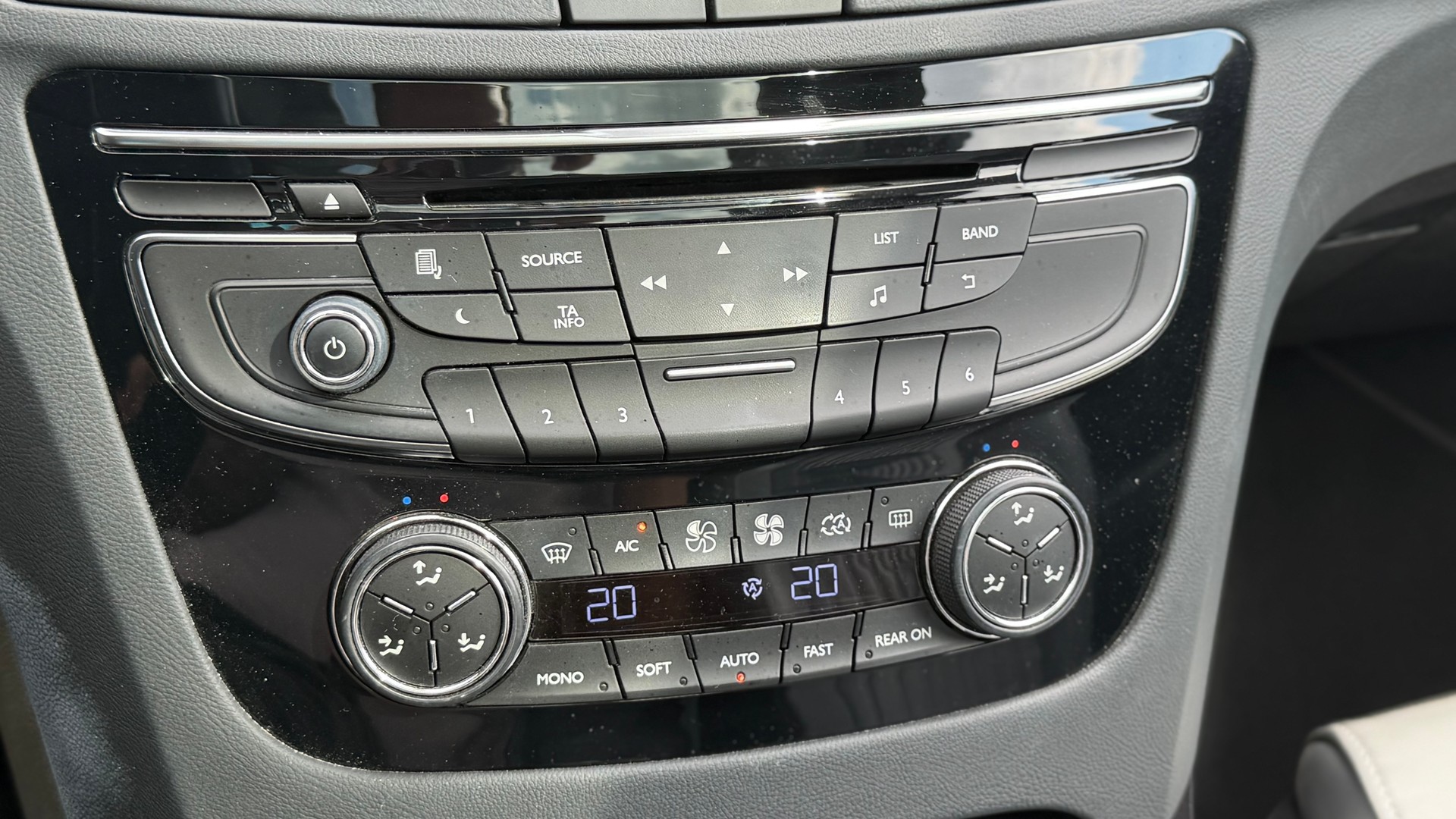 PEUGEOT 508 RXH 2.0 HDI Hybrid4 EGS6-image-11