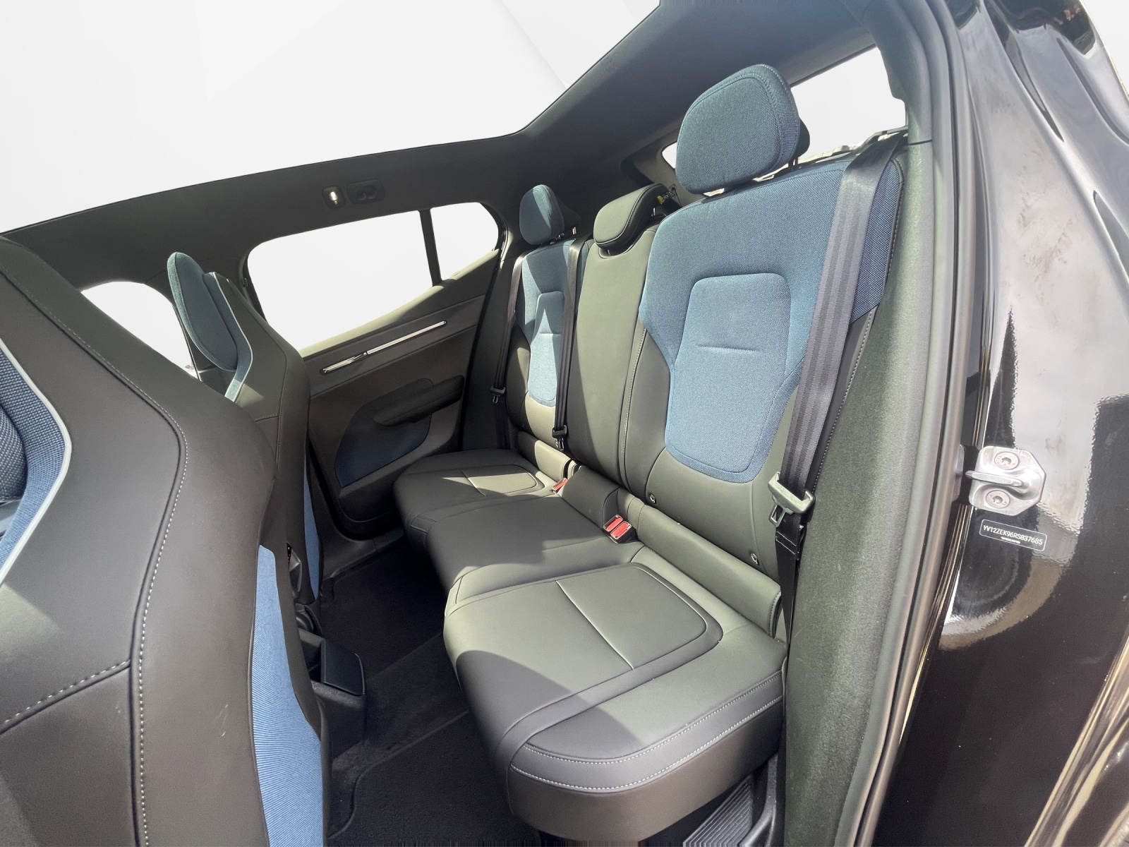 VOLVO EX 30 E60 Twin Ultra Performance AWD-image-13