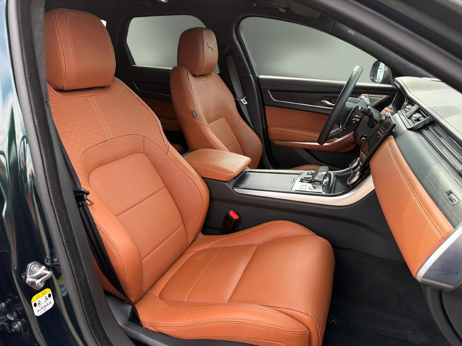 JAGUAR XF Sportbrake 2.0 I4 300 Sport AWD-image-9
