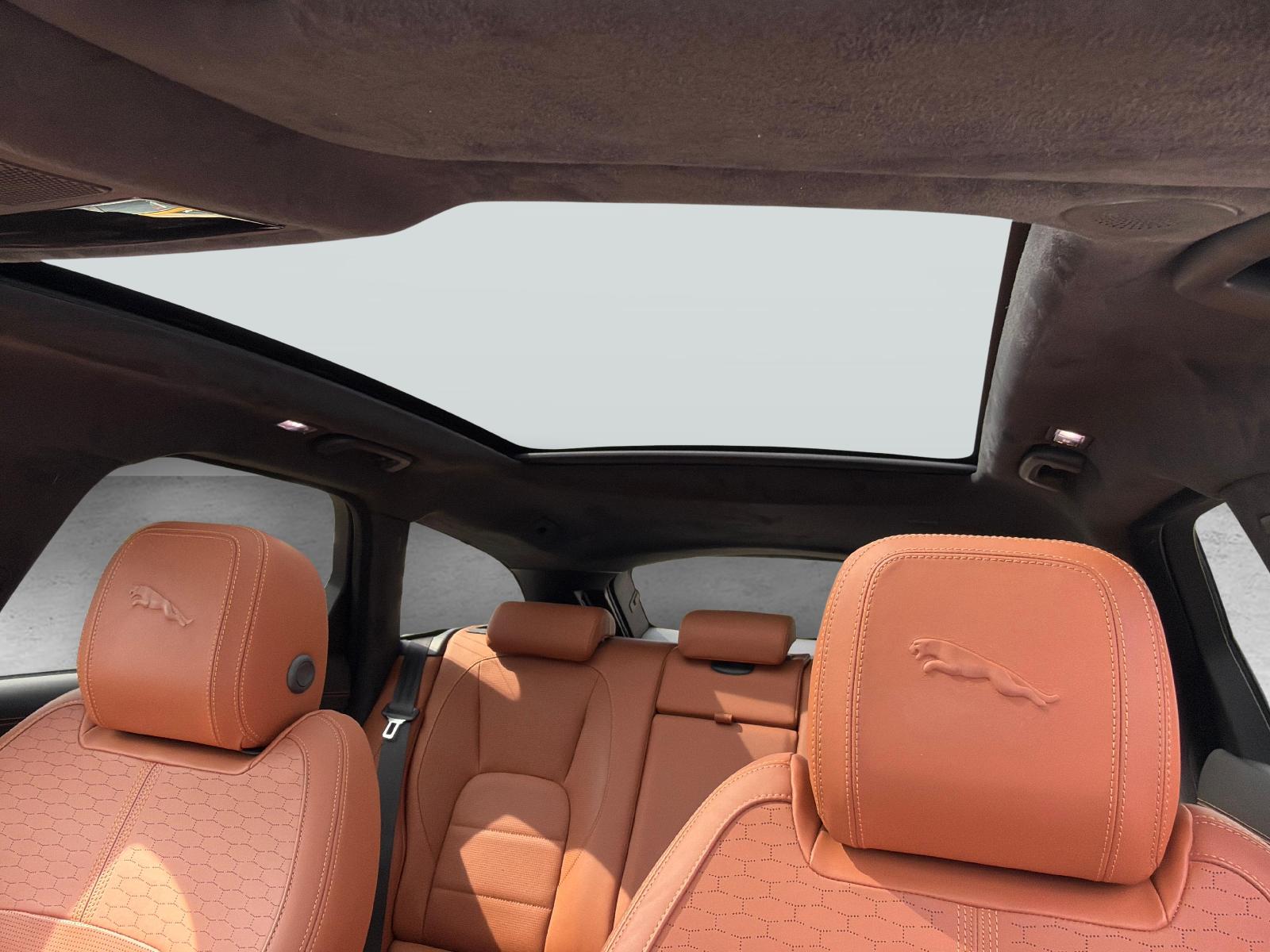 JAGUAR XF Sportbrake 2.0 I4 300 Sport AWD-image-15