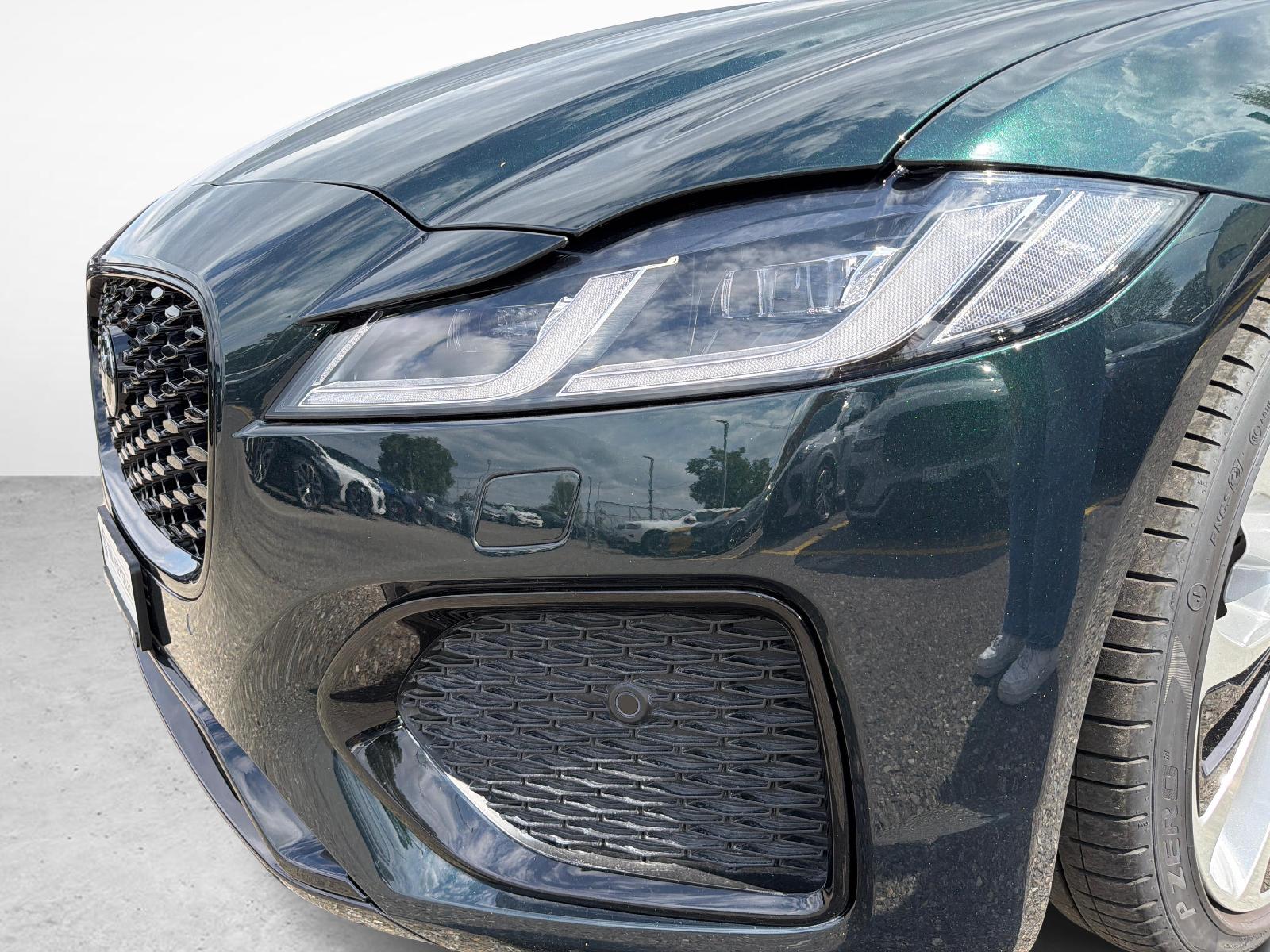 JAGUAR XF Sportbrake 2.0 I4 300 Sport AWD-image-19