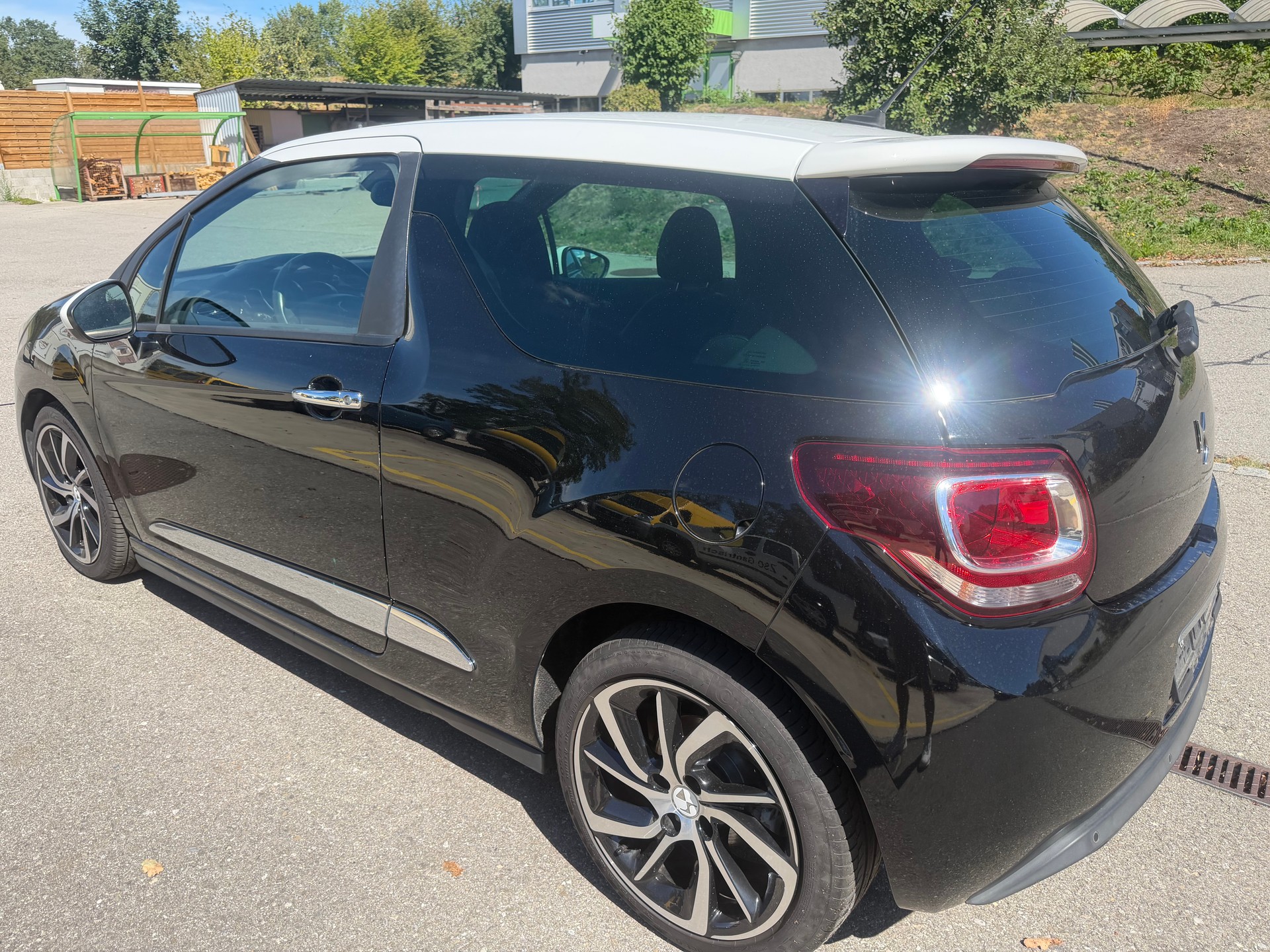 DS AUTOMOBILES DS 3 1.6 THP Sport Chic Plus-image-3