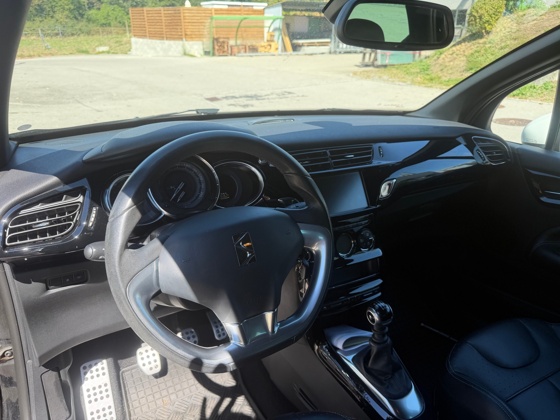 DS AUTOMOBILES DS 3 1.6 THP Sport Chic Plus-image-4