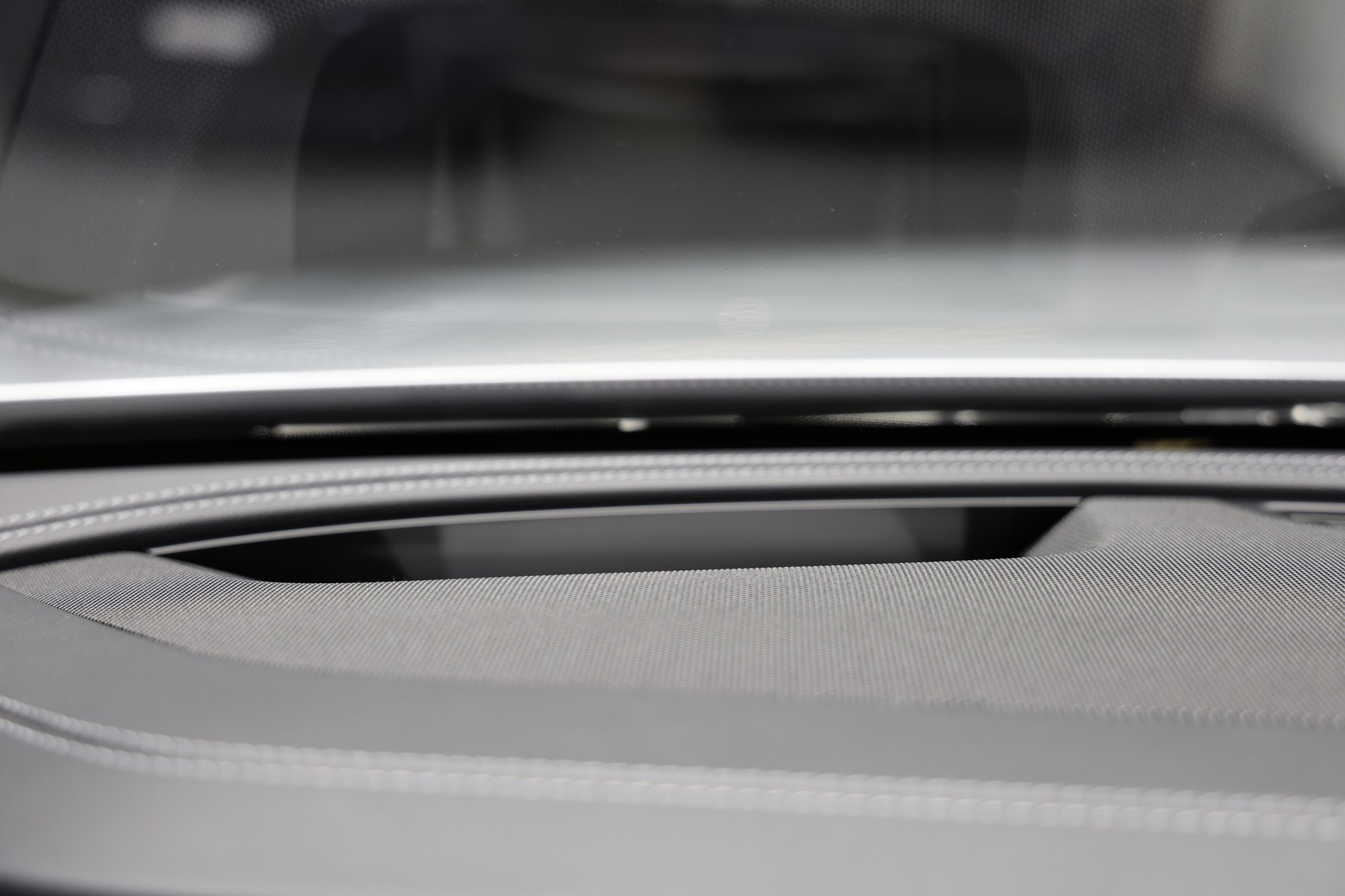 MERCEDES-BENZ E 220 d Swiss Star AMG Line 4Matic 9G-Tronic *Facelift*Vollausstattung*-image-17