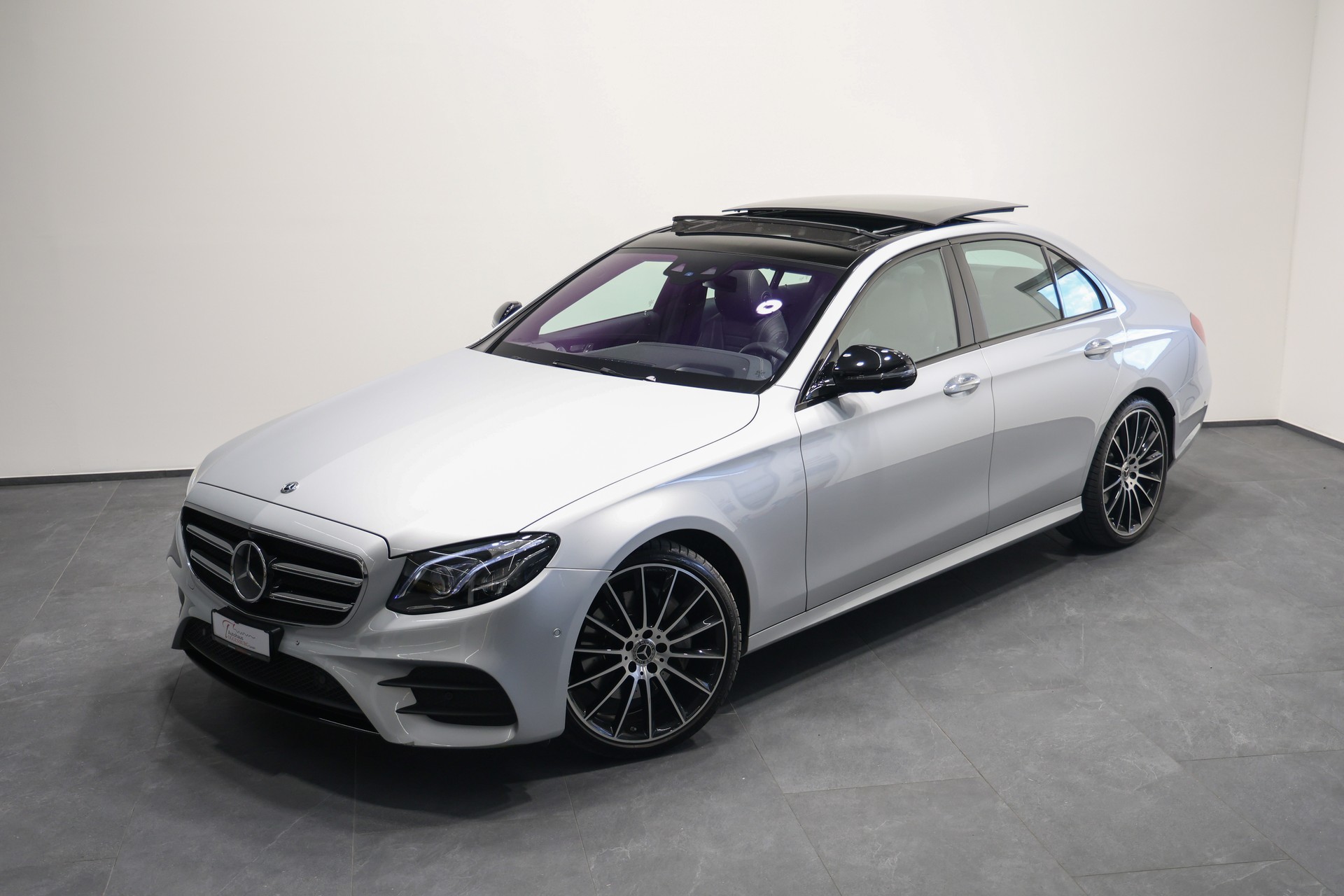 MERCEDES-BENZ E 220 d Swiss Star AMG Line 4Matic 9G-Tronic *Facelift*Vollausstattung*-image-1