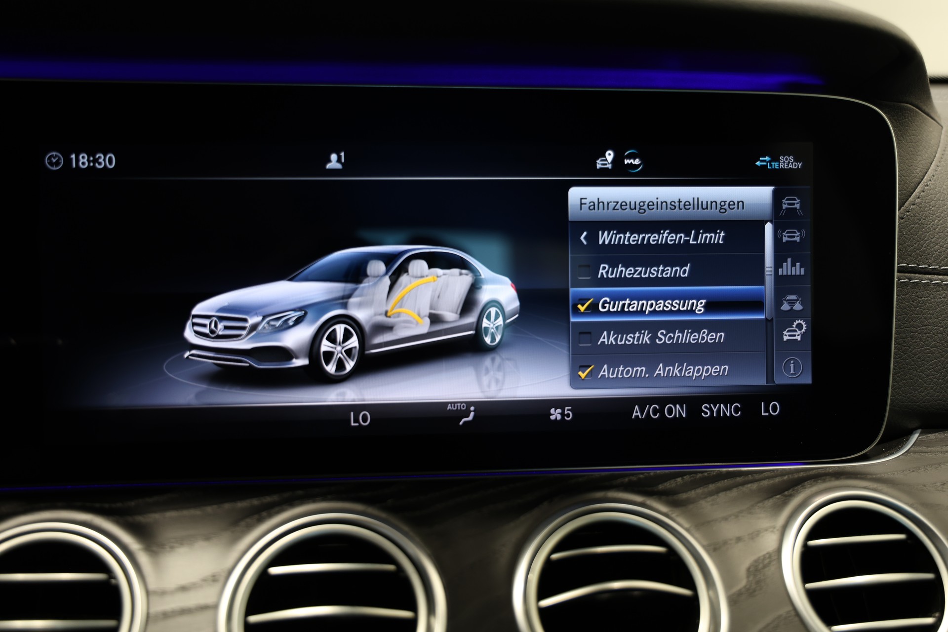 MERCEDES-BENZ E 220 d Swiss Star AMG Line 4Matic 9G-Tronic *Facelift*Vollausstattung*-image-31