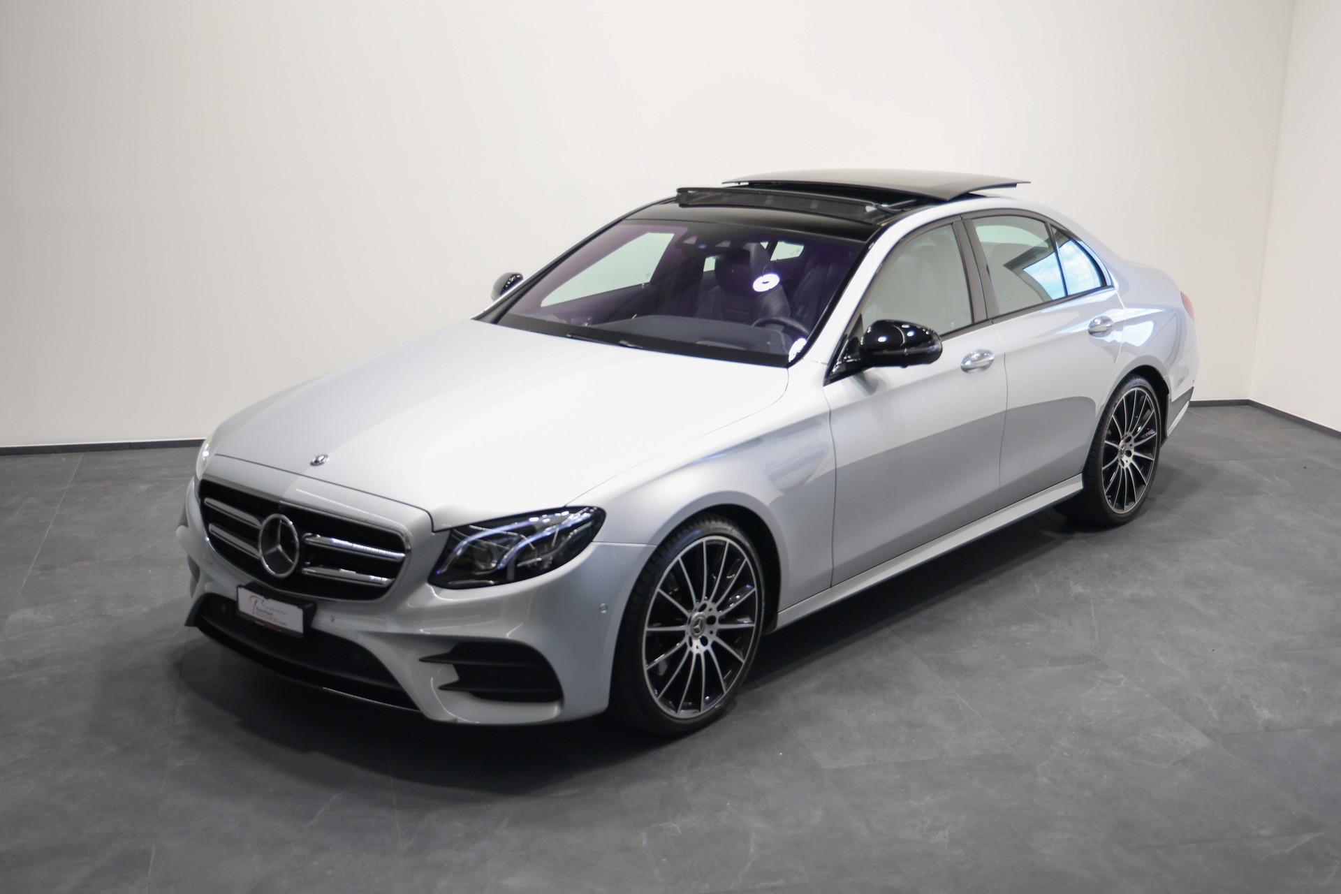 MERCEDES-BENZ E 220 d Swiss Star AMG Line 4Matic 9G-Tronic *Facelift*Vollausstattung*-image-3
