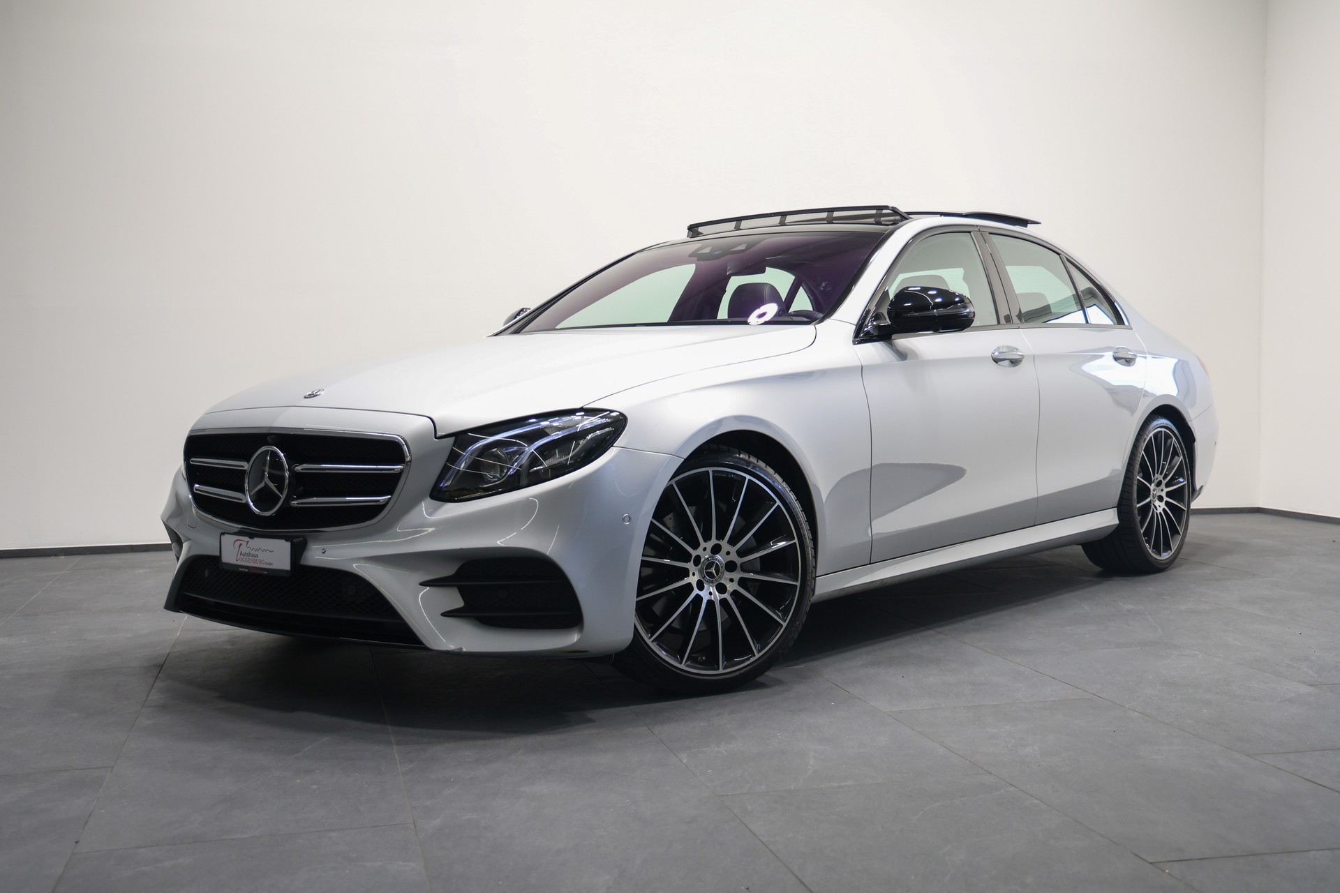 MERCEDES-BENZ E 220 d Swiss Star AMG Line 4Matic 9G-Tronic *Facelift*Vollausstattung*-image-0