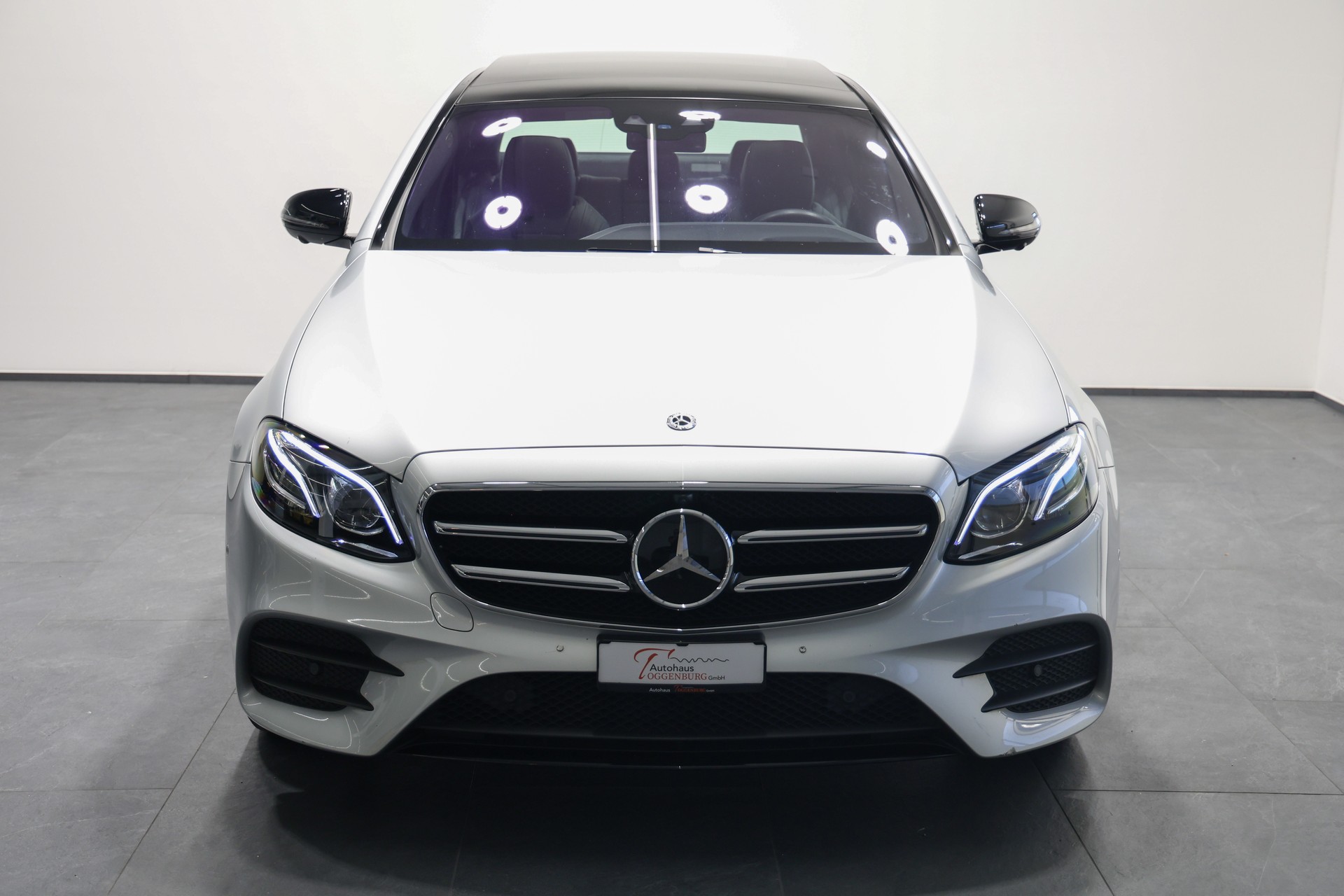 MERCEDES-BENZ E 220 d Swiss Star AMG Line 4Matic 9G-Tronic *Facelift*Vollausstattung*-image-5