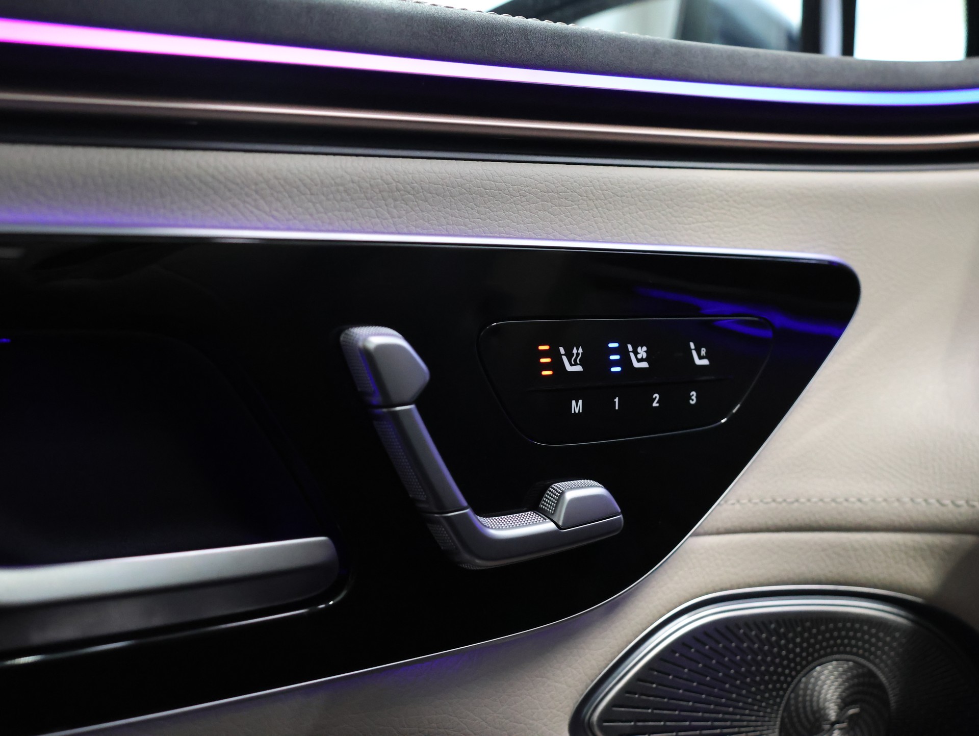 MERCEDES-BENZ EQS SUV 580 4Matic *SODALITE-BLUE*-image-28