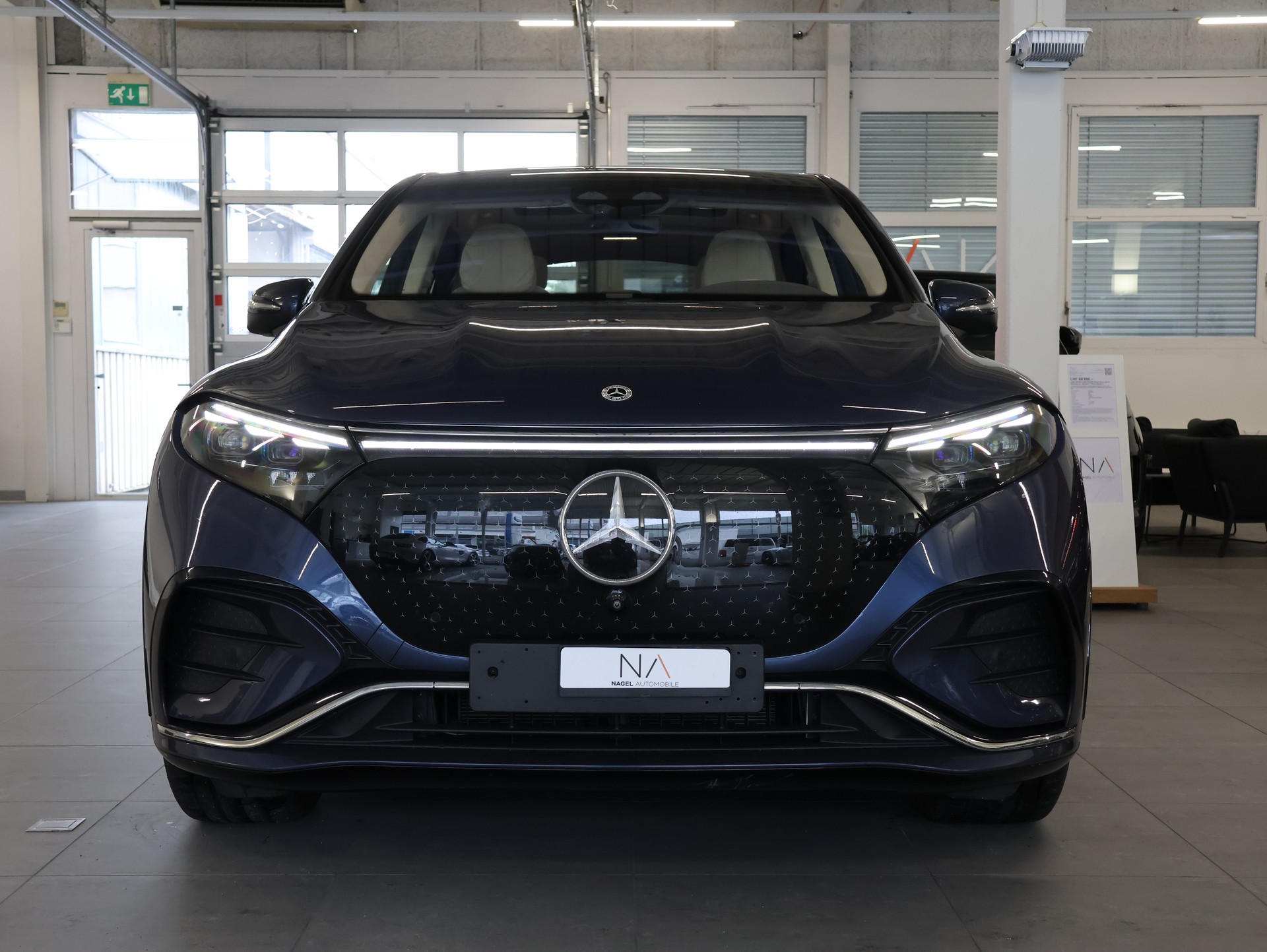 MERCEDES-BENZ EQS SUV 580 4Matic *SODALITE-BLUE*-showroom-element-2