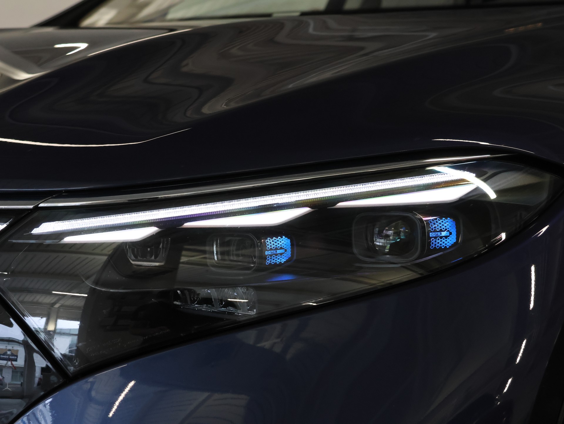 MERCEDES-BENZ EQS SUV 580 4Matic *SODALITE-BLUE*-image-4