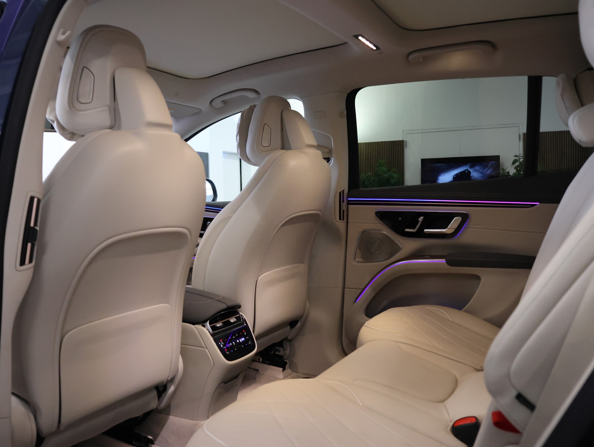 MERCEDES-BENZ EQS SUV 580 4Matic *SODALITE-BLUE*-image-33