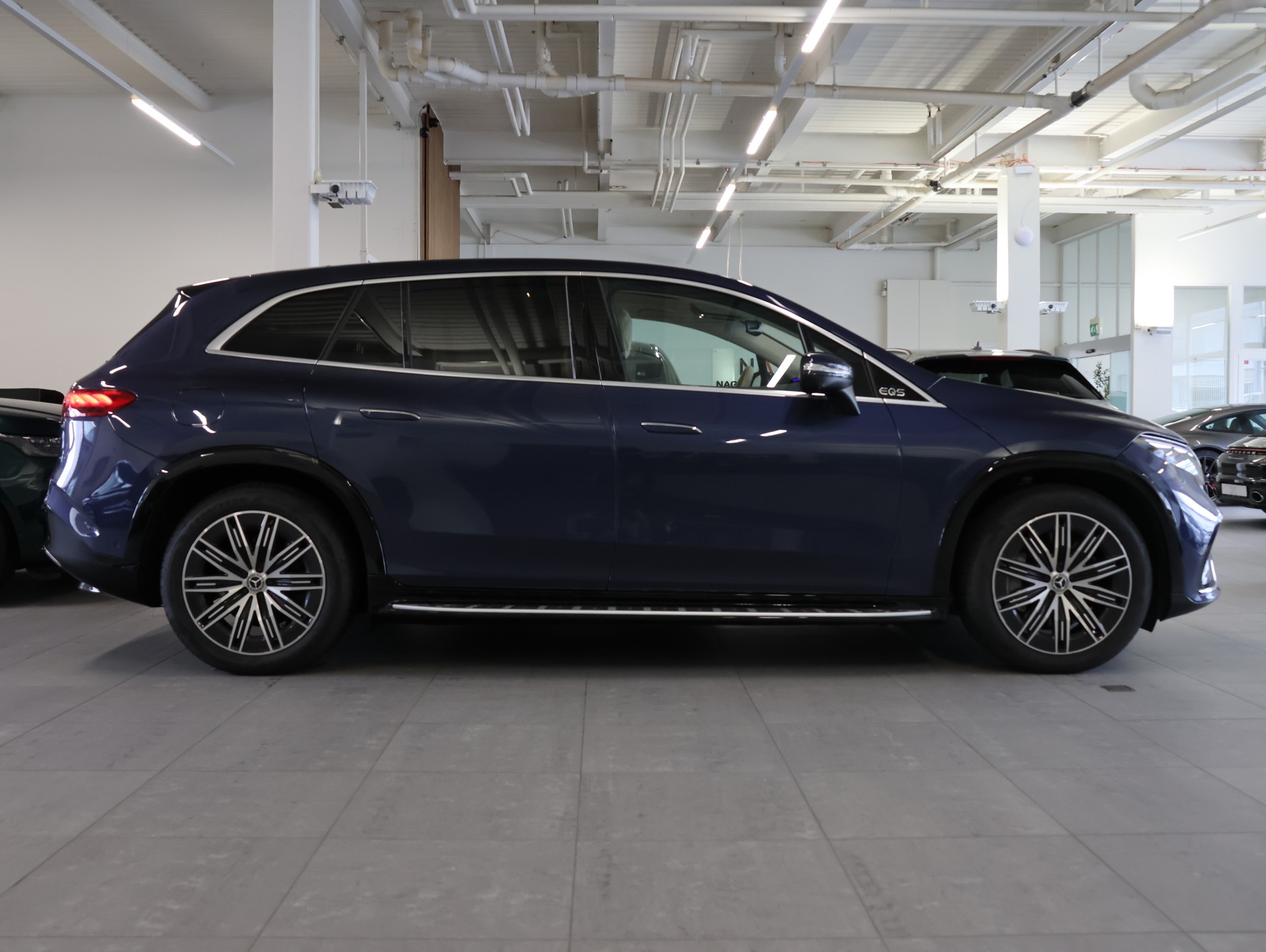 MERCEDES-BENZ EQS SUV 580 4Matic *SODALITE-BLUE*-image-9